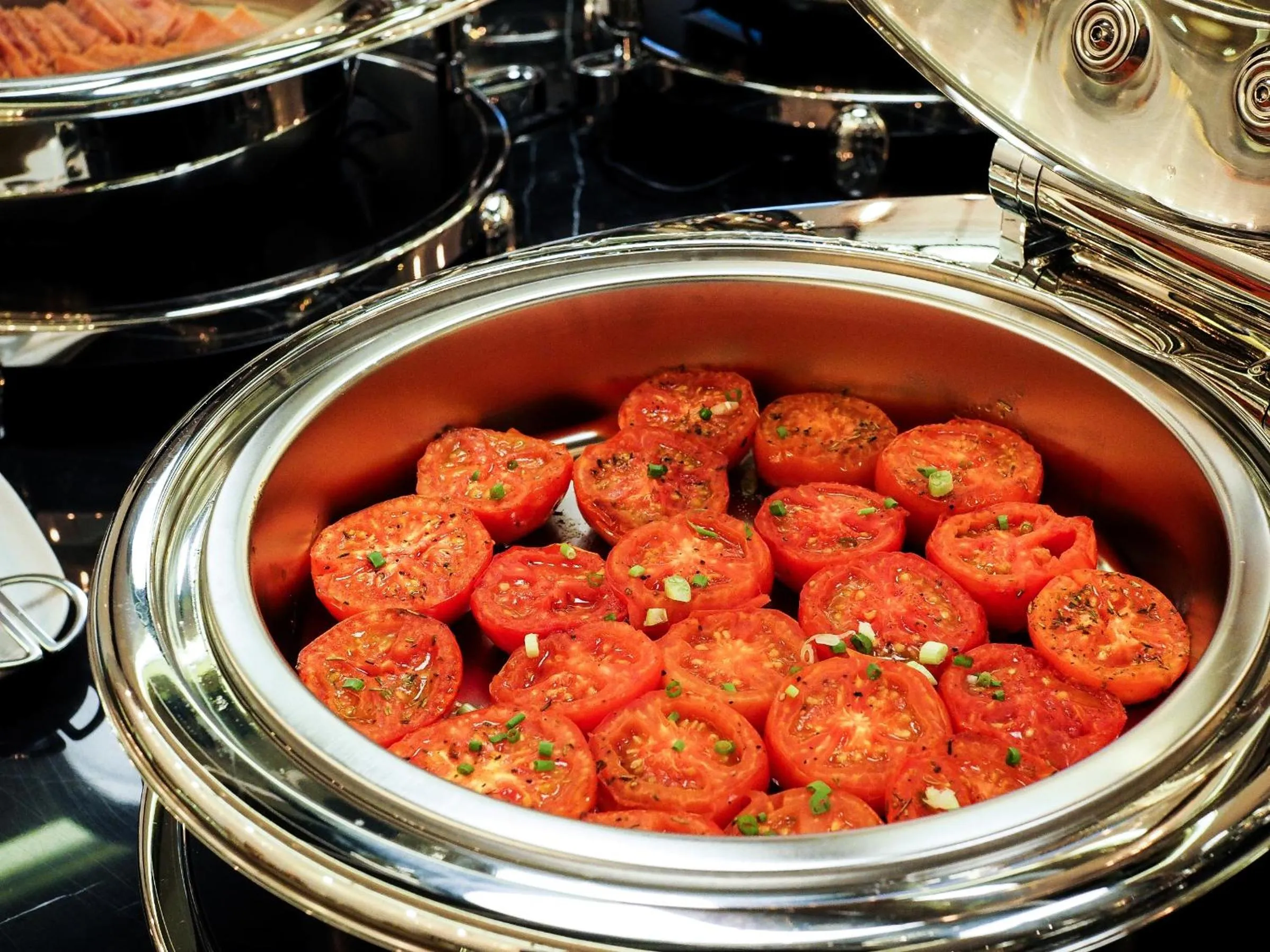 Restaurant/places to eat in 130 Hotel & Residence Bangkok