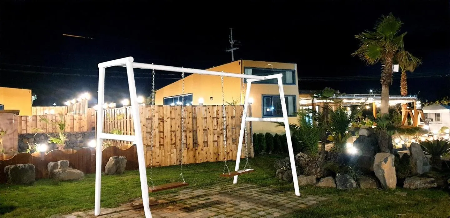 Garden in Morning Beach Pension