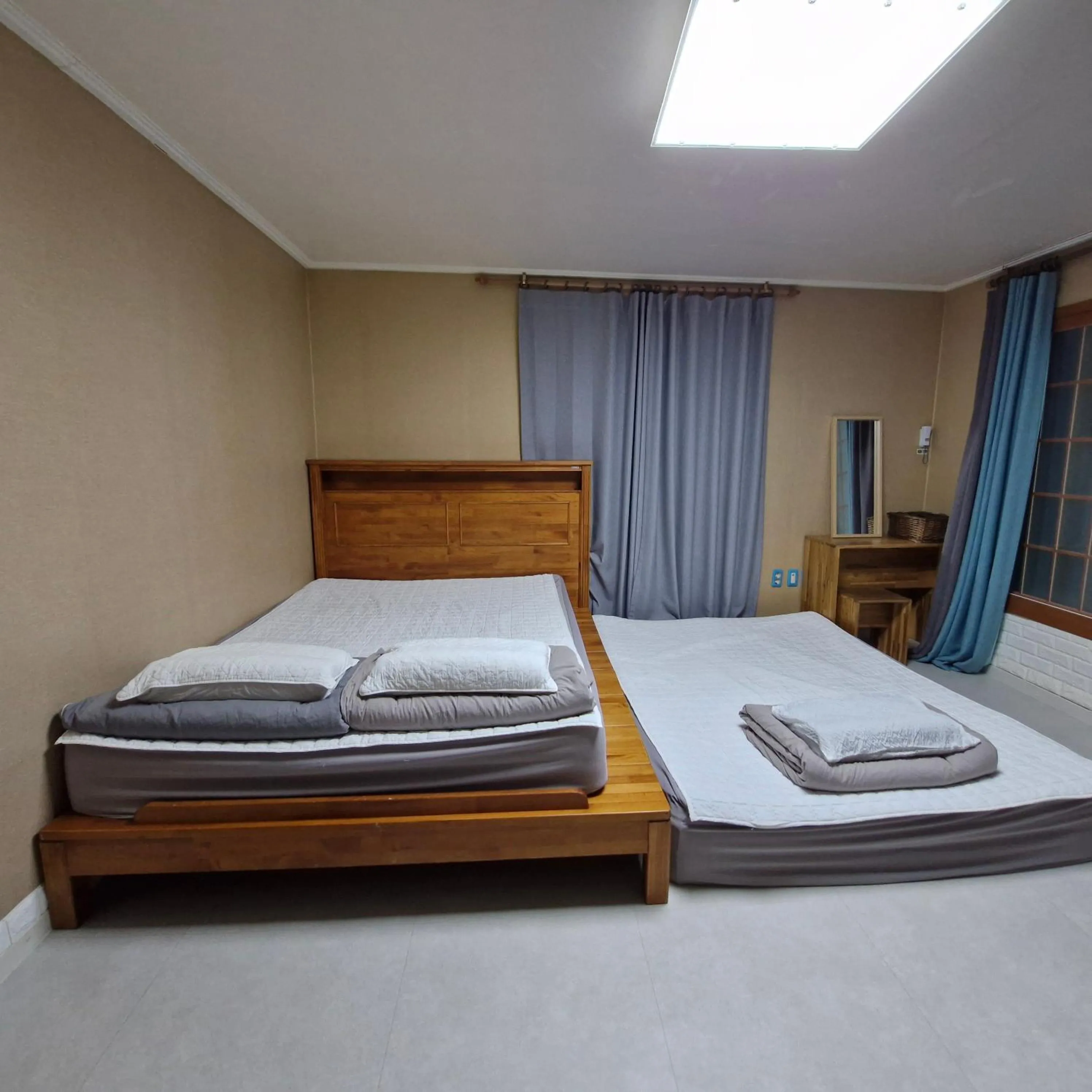 Bed in Morning Beach Pension