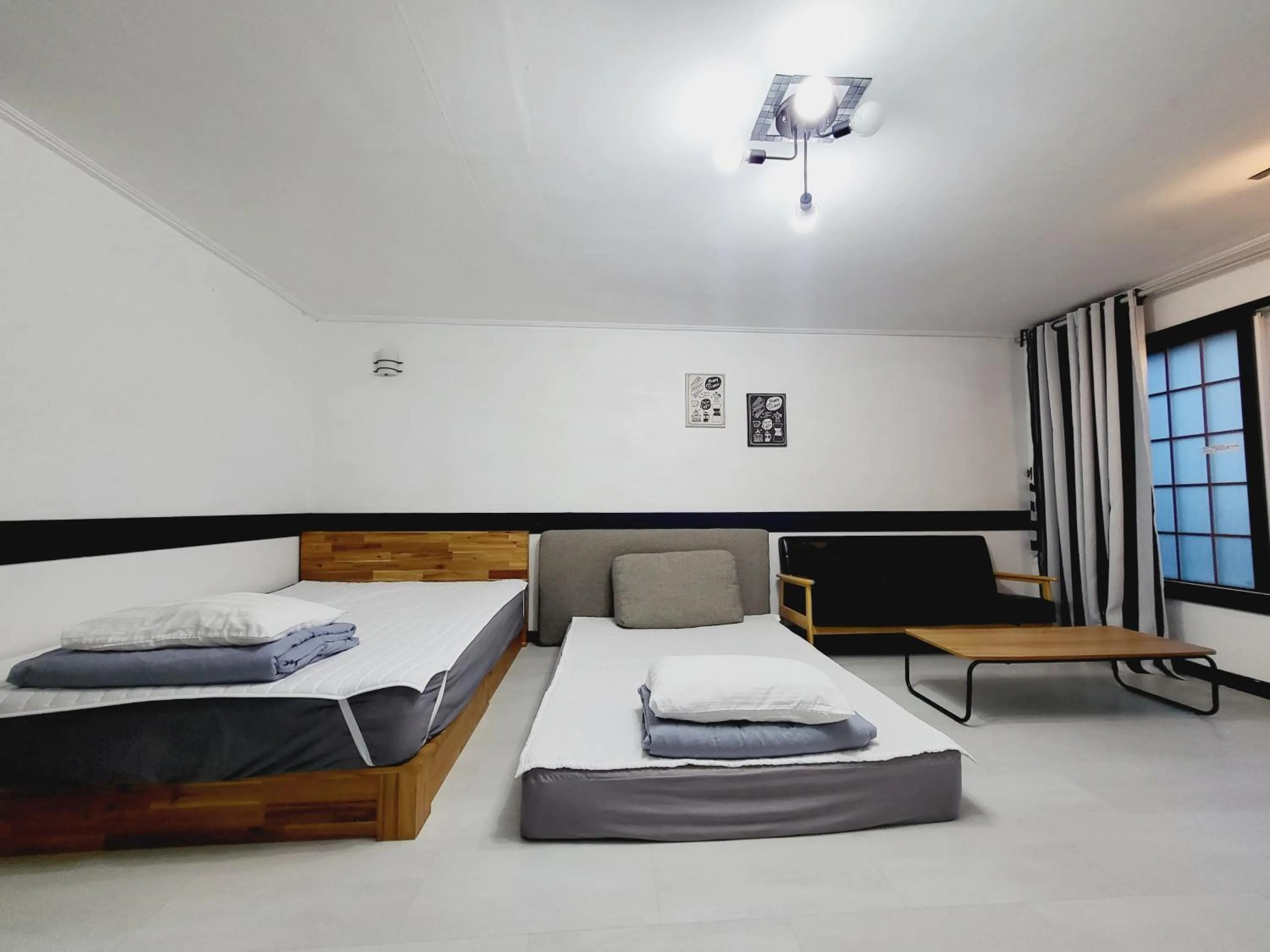 Bed in Morning Beach Pension