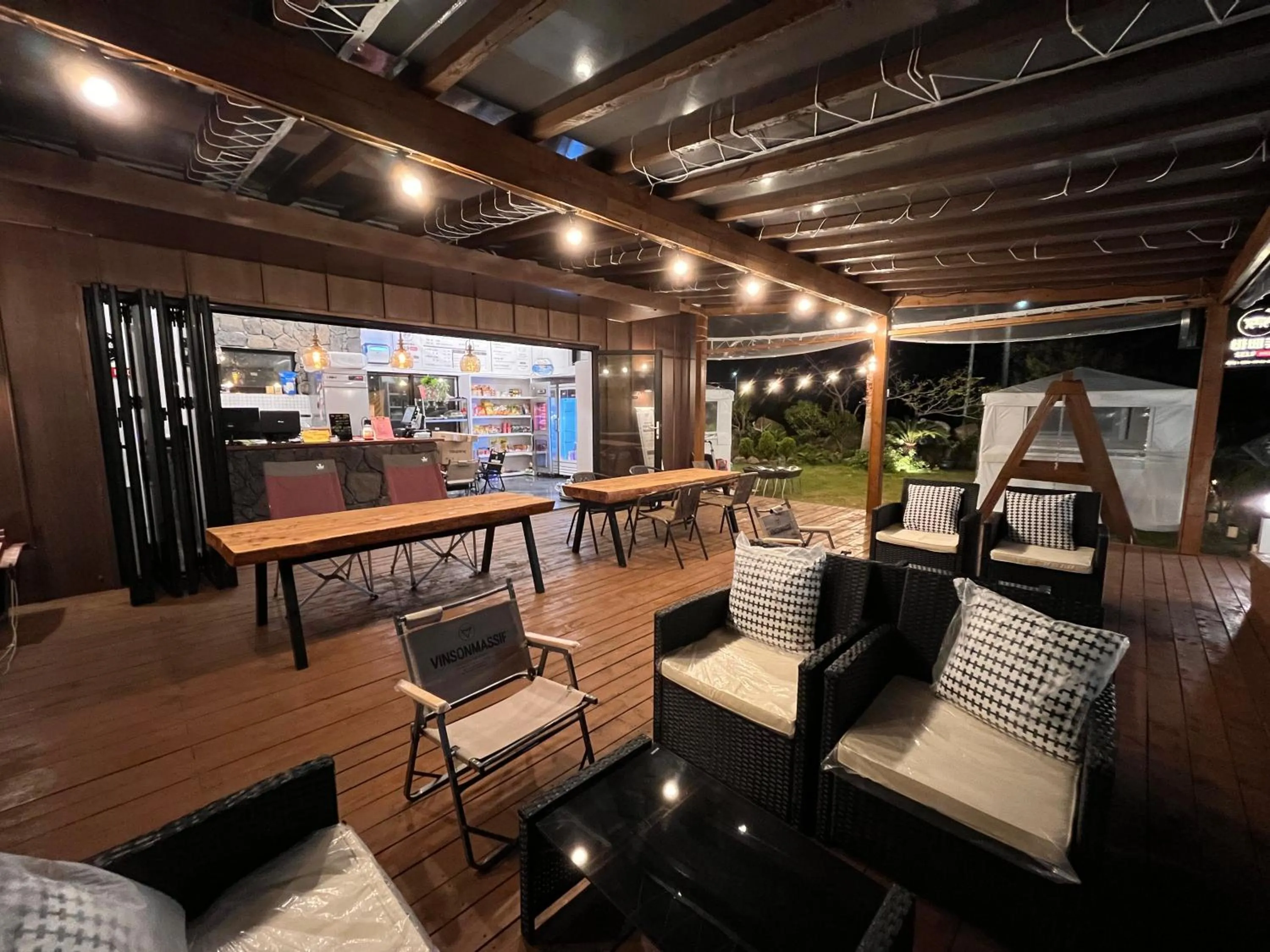 Balcony/Terrace in Morning Beach Pension