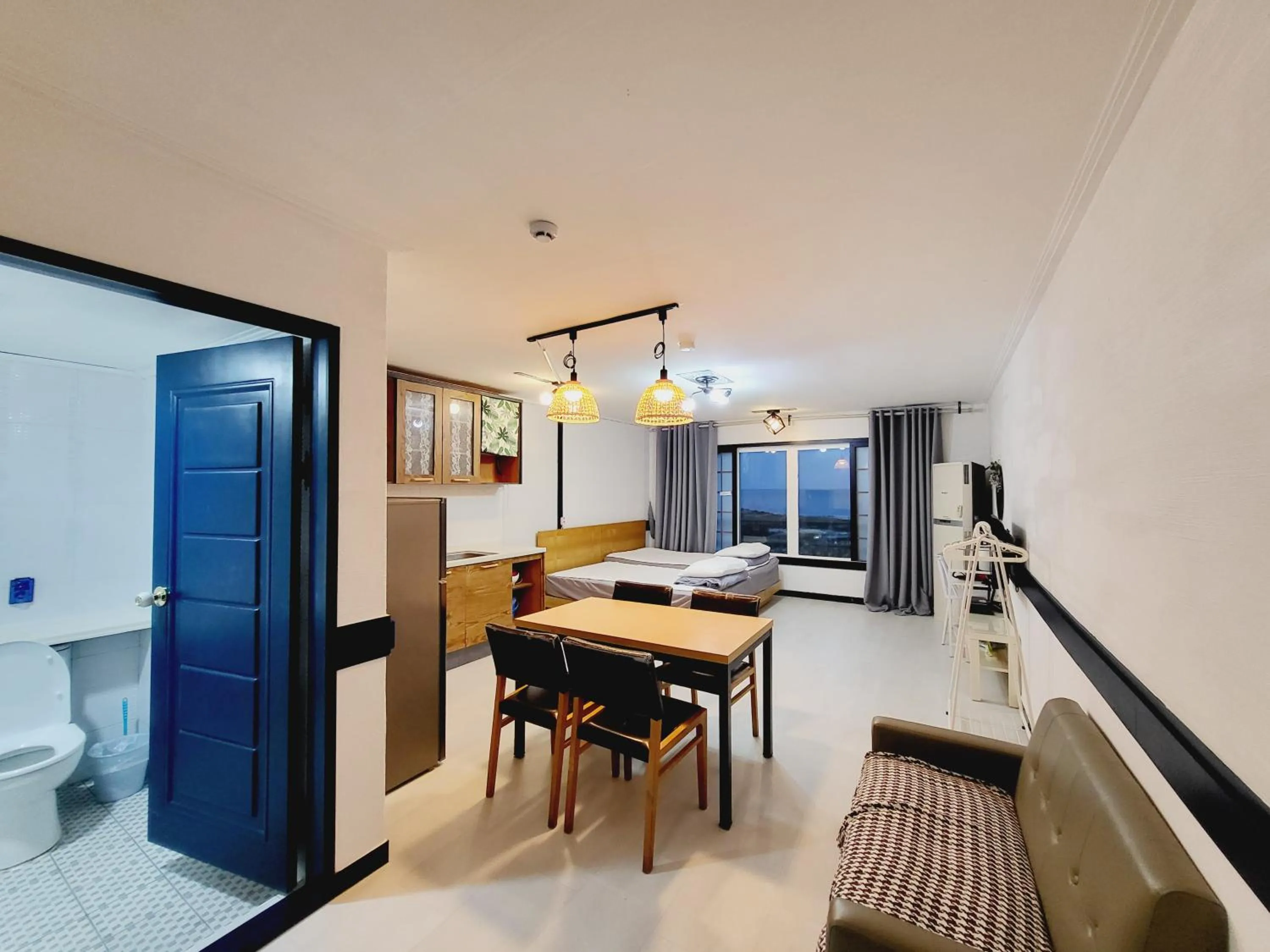 Morning Beach Pension