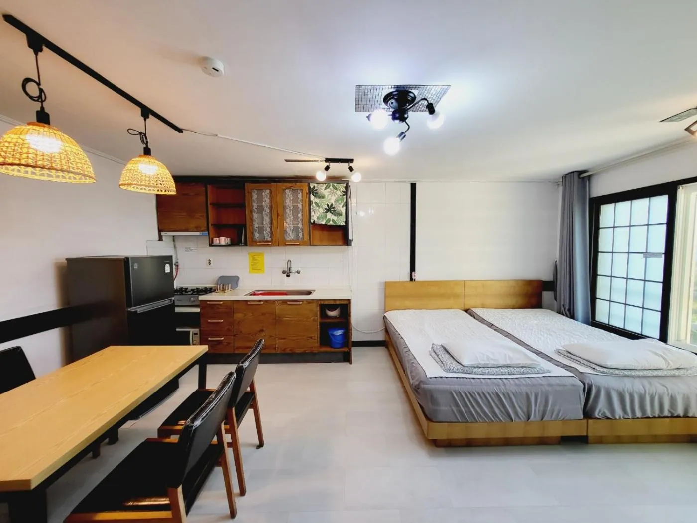 Bed in Morning Beach Pension