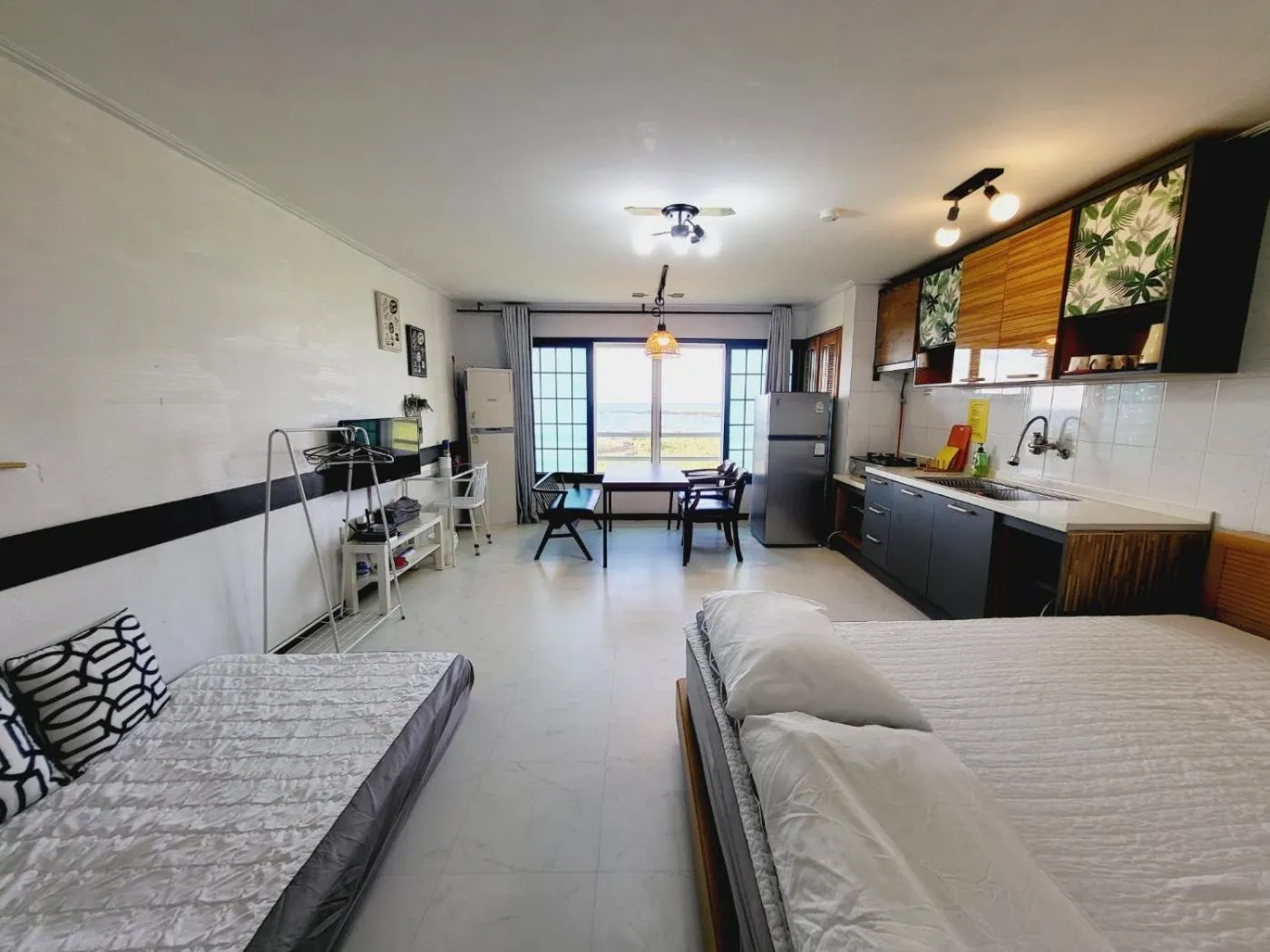 Bed in Morning Beach Pension