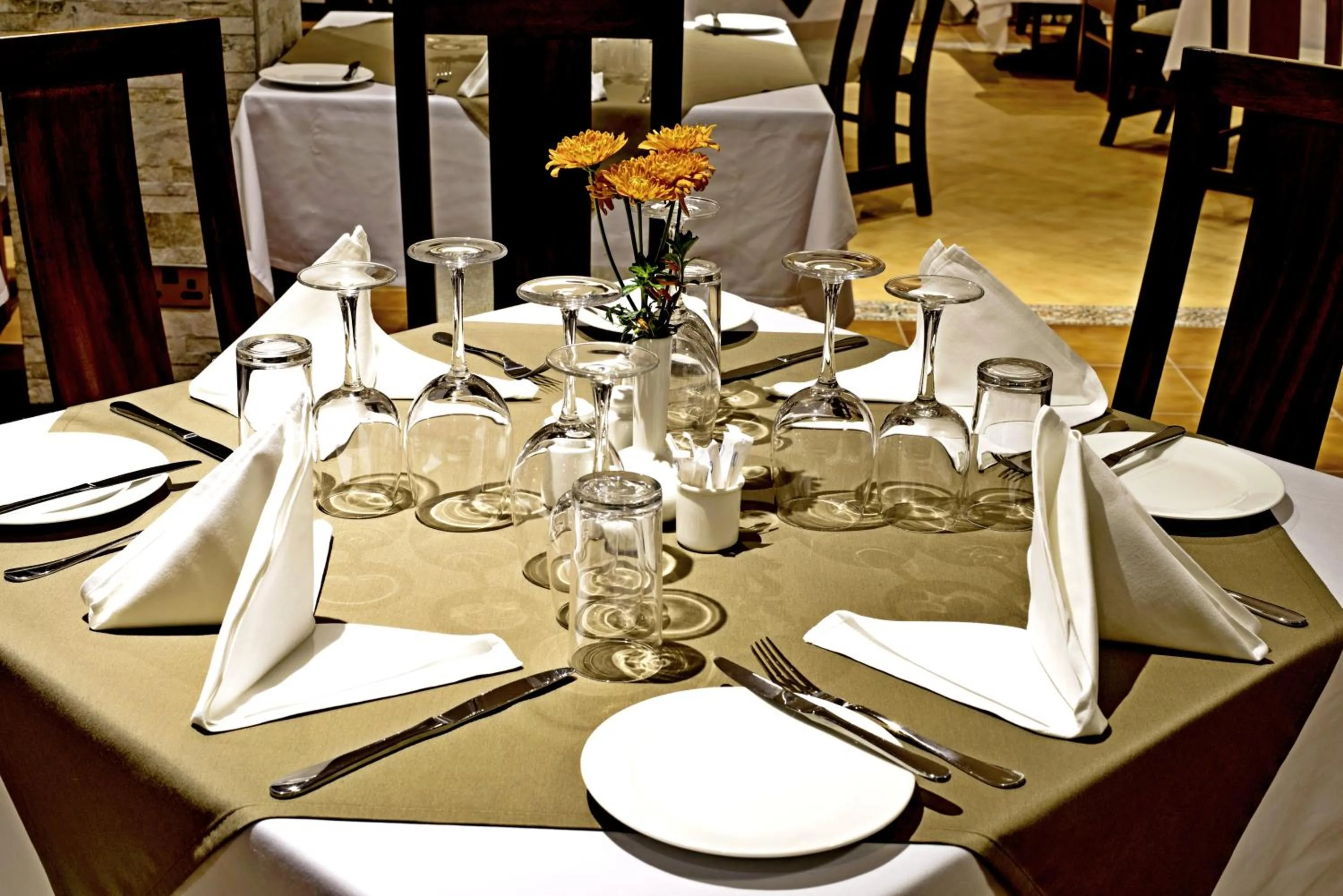 Restaurant/Places to Eat in Magna Hotel and Suites