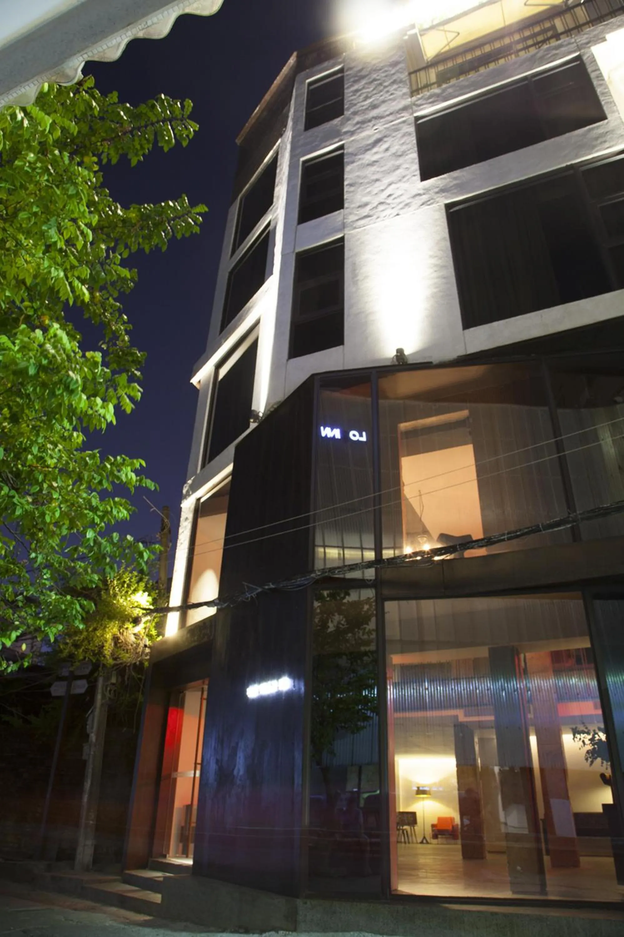 Facade/entrance in Zhuhai Bei Shan Ju Art Hotel