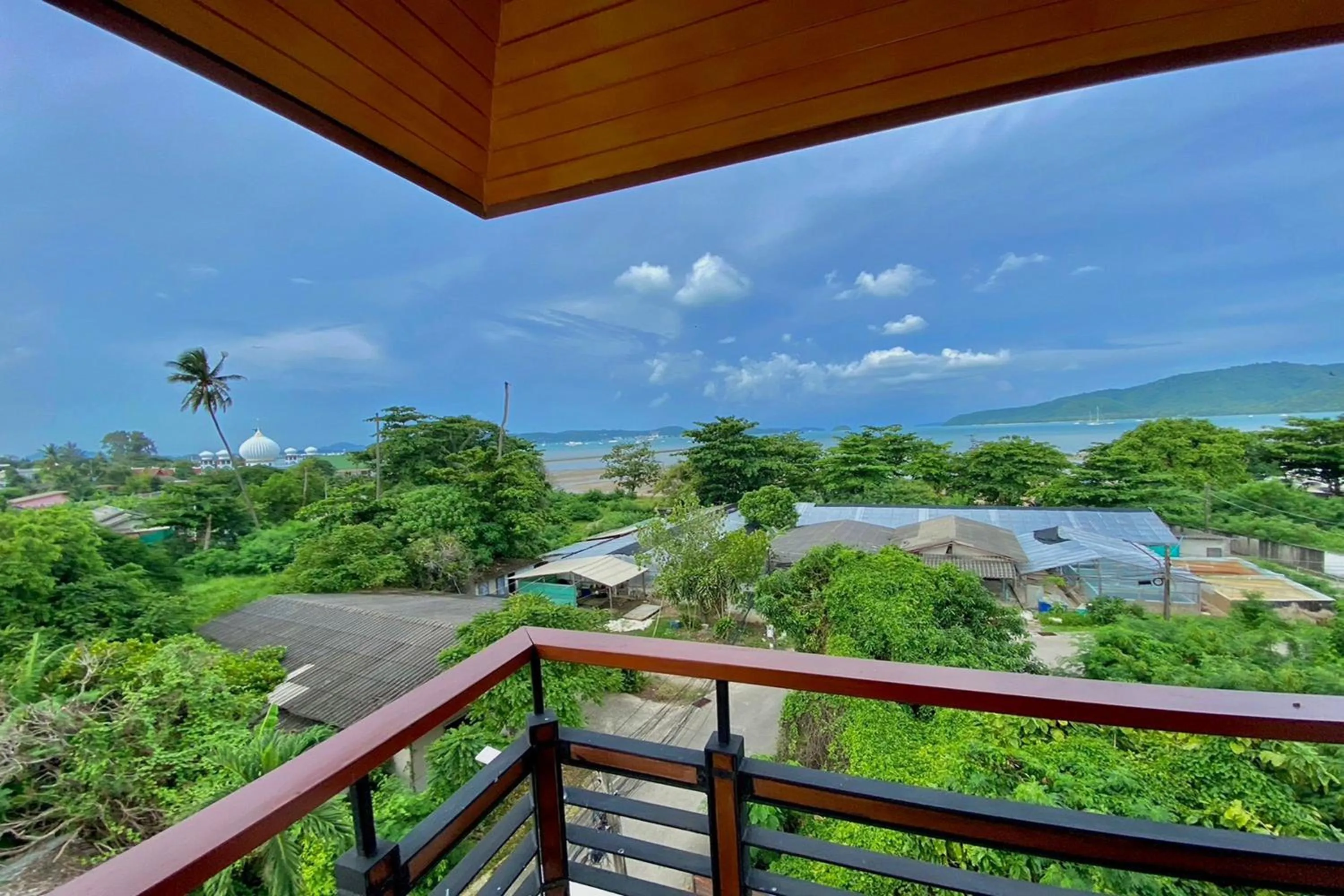 Balcony/Terrace in Aqua Resort Phuket - Near Beach and Chalong Pier
