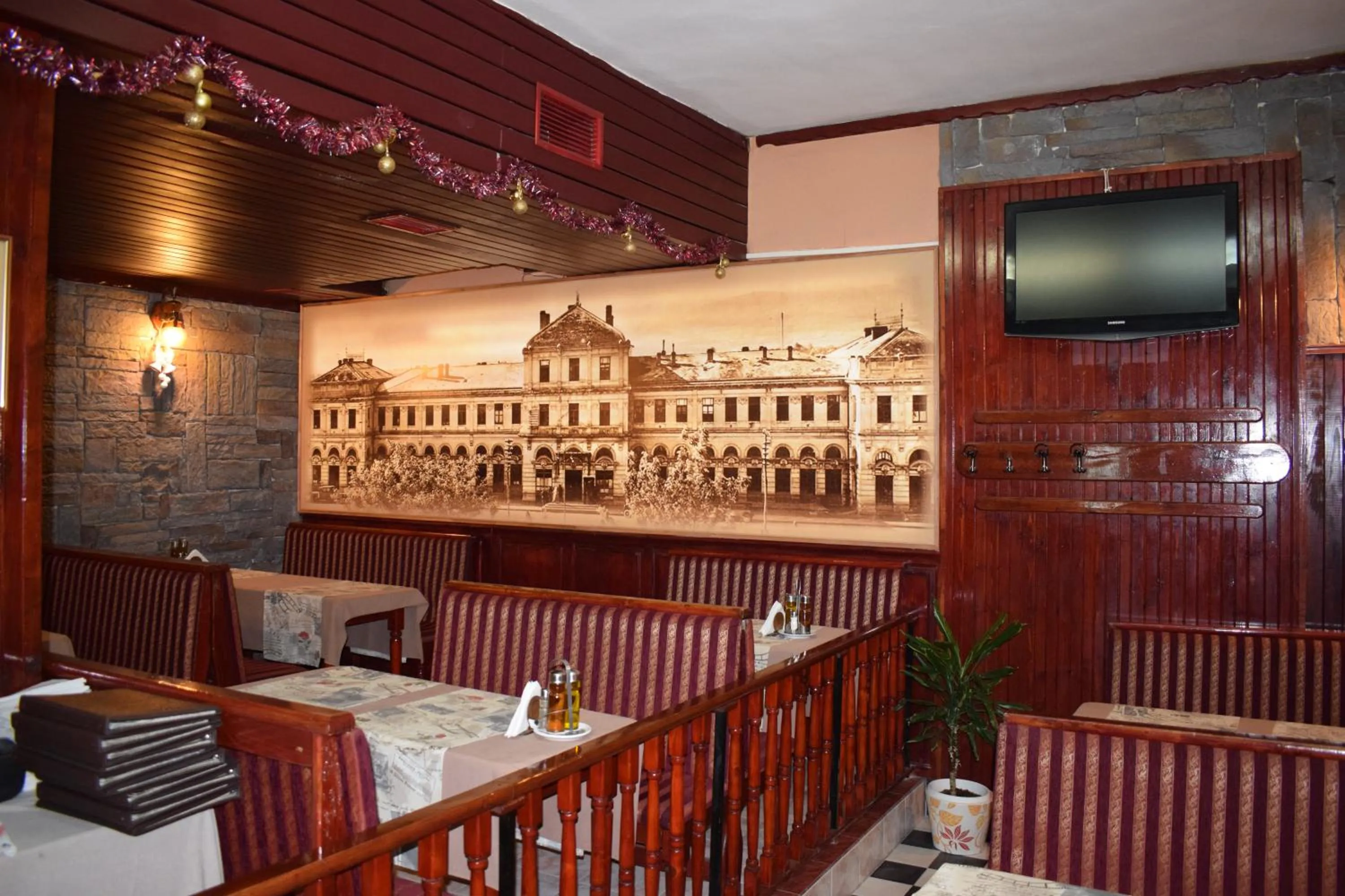 Restaurant/places to eat in Hotel Trakia