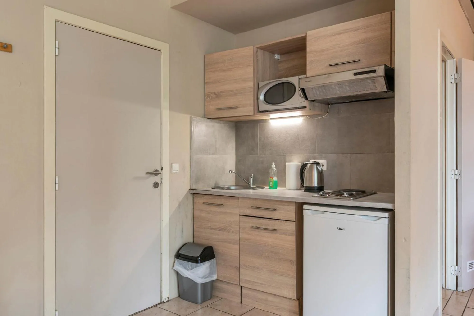 Coffee/tea facilities in Condo Gardens Brussels