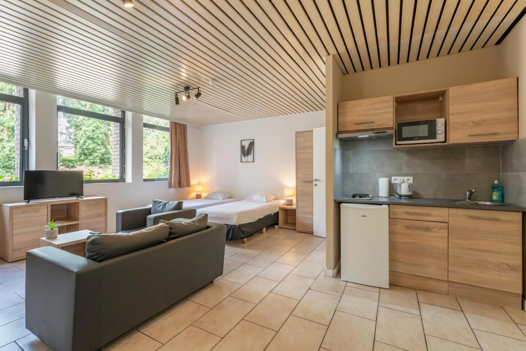 Bed in Condo Gardens Brussels