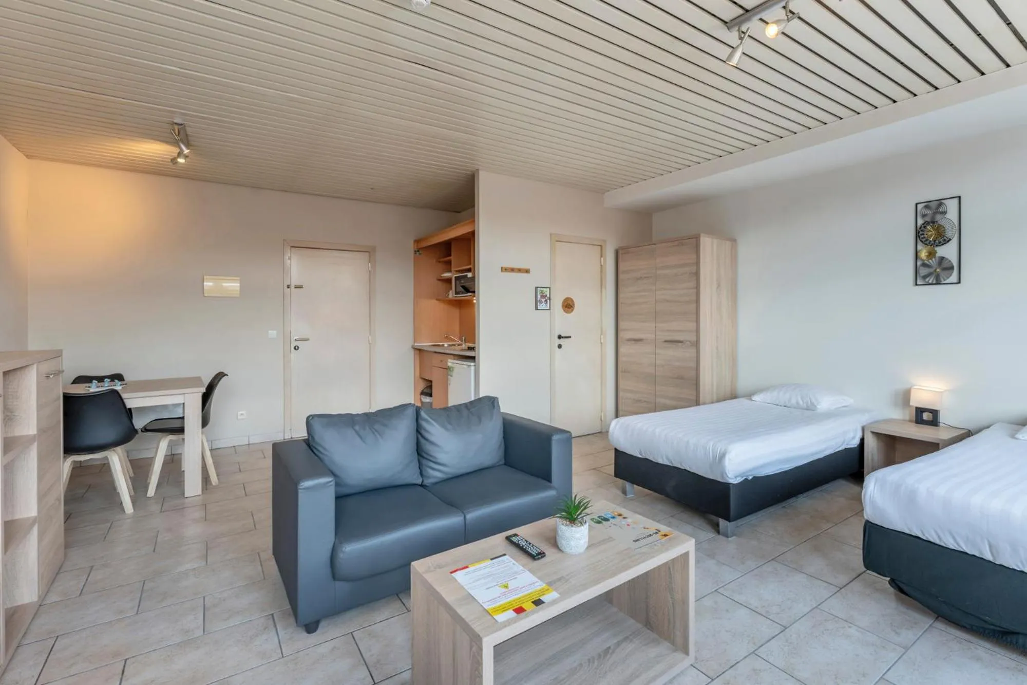 Bed in Condo Gardens Brussels