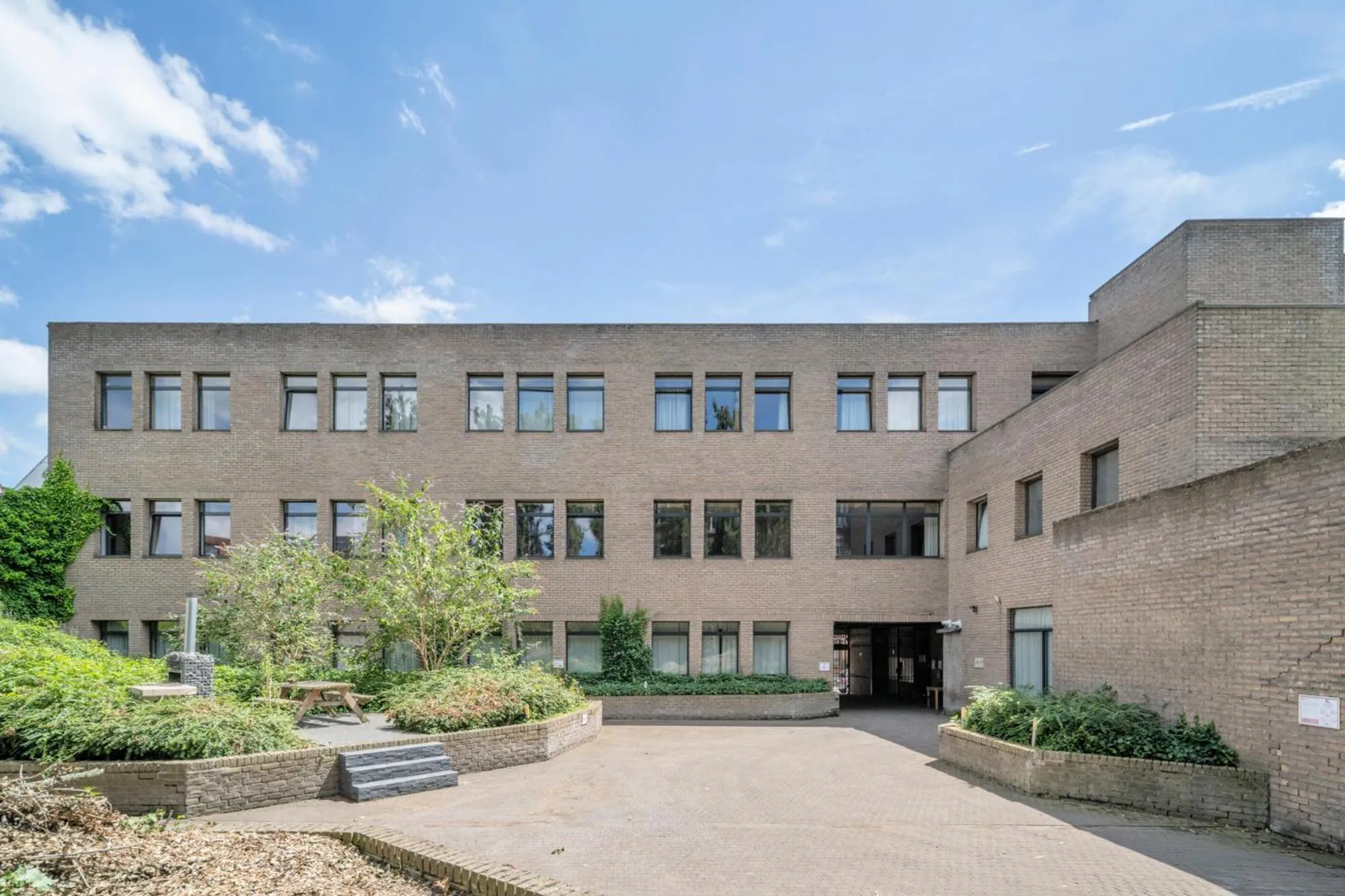 Property building in Condo Gardens Brussels