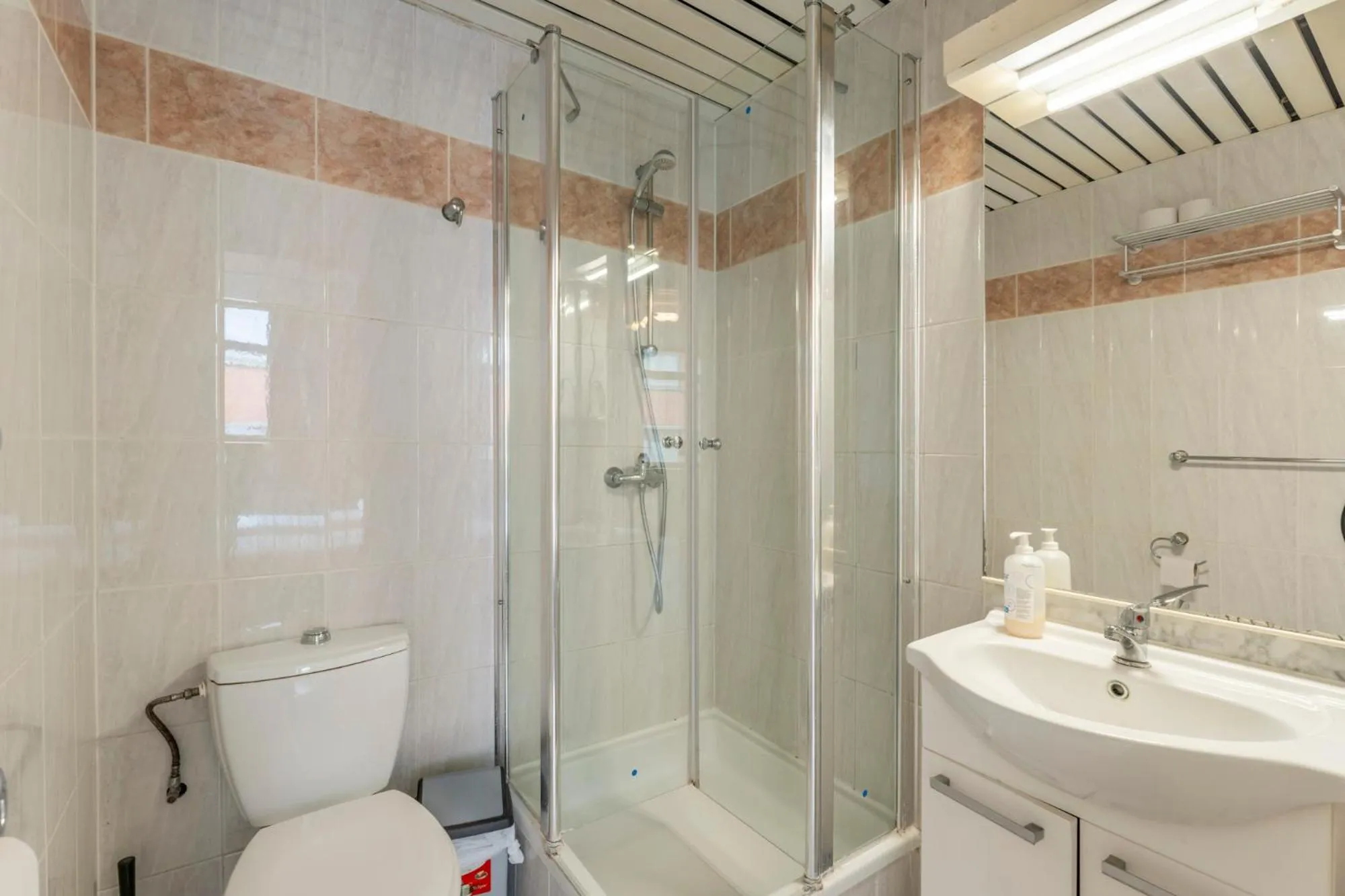 Shower in Condo Gardens Brussels