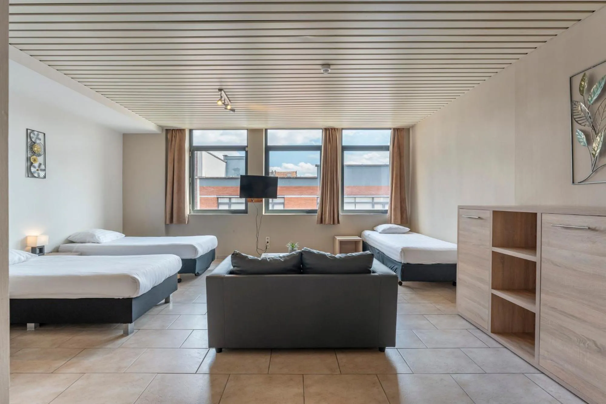 Bed in Condo Gardens Brussels