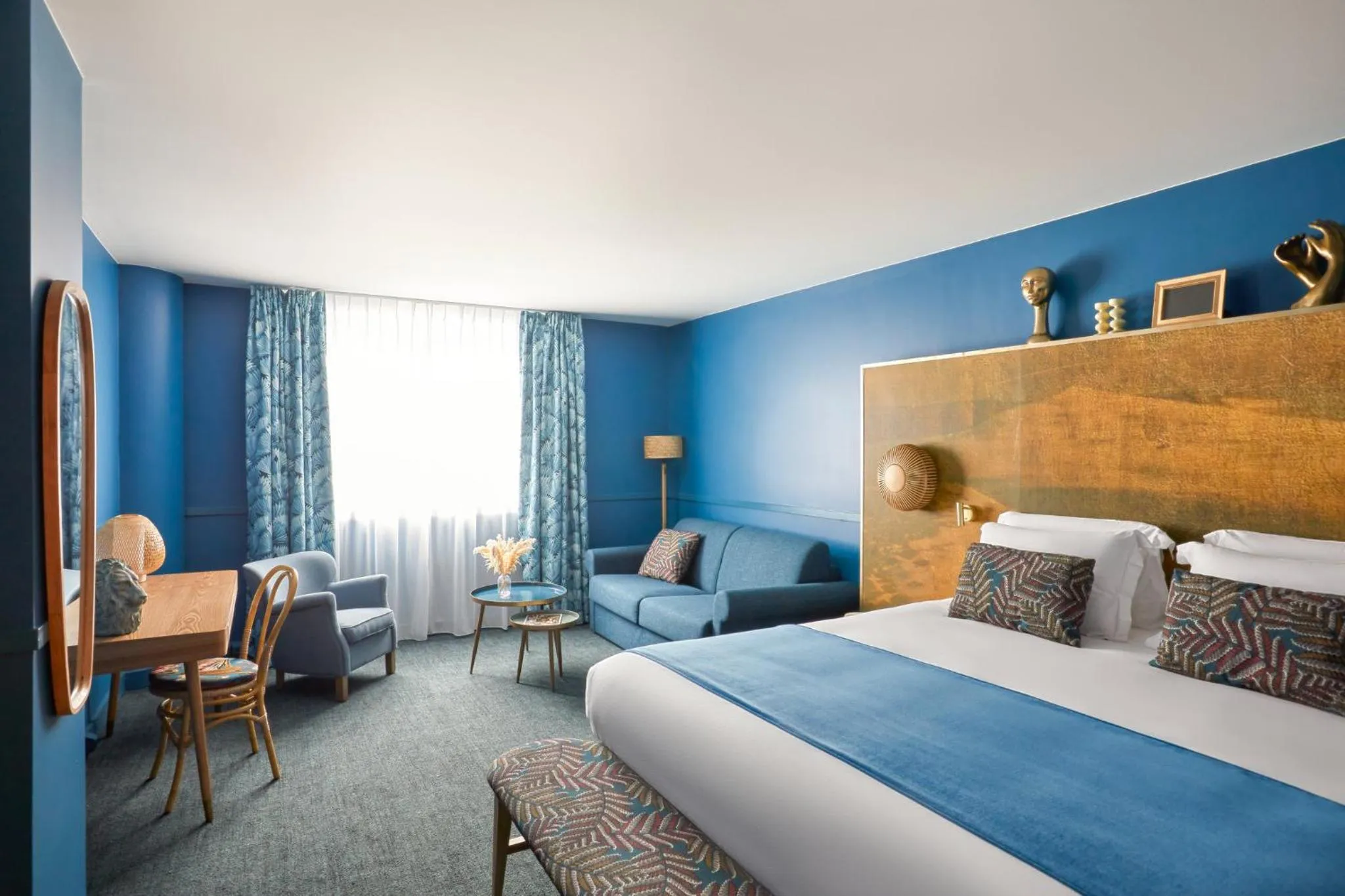 Photo of the whole room, Bed in Hotel Indigo Bordeaux Centre Chartrons by IHG