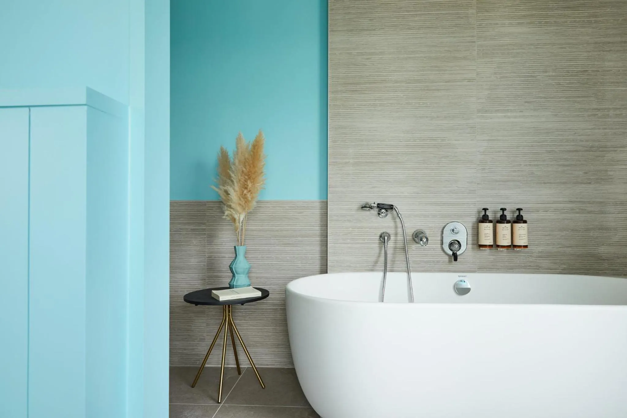 Photo of the whole room in Hotel Indigo Bordeaux Centre Chartrons by IHG