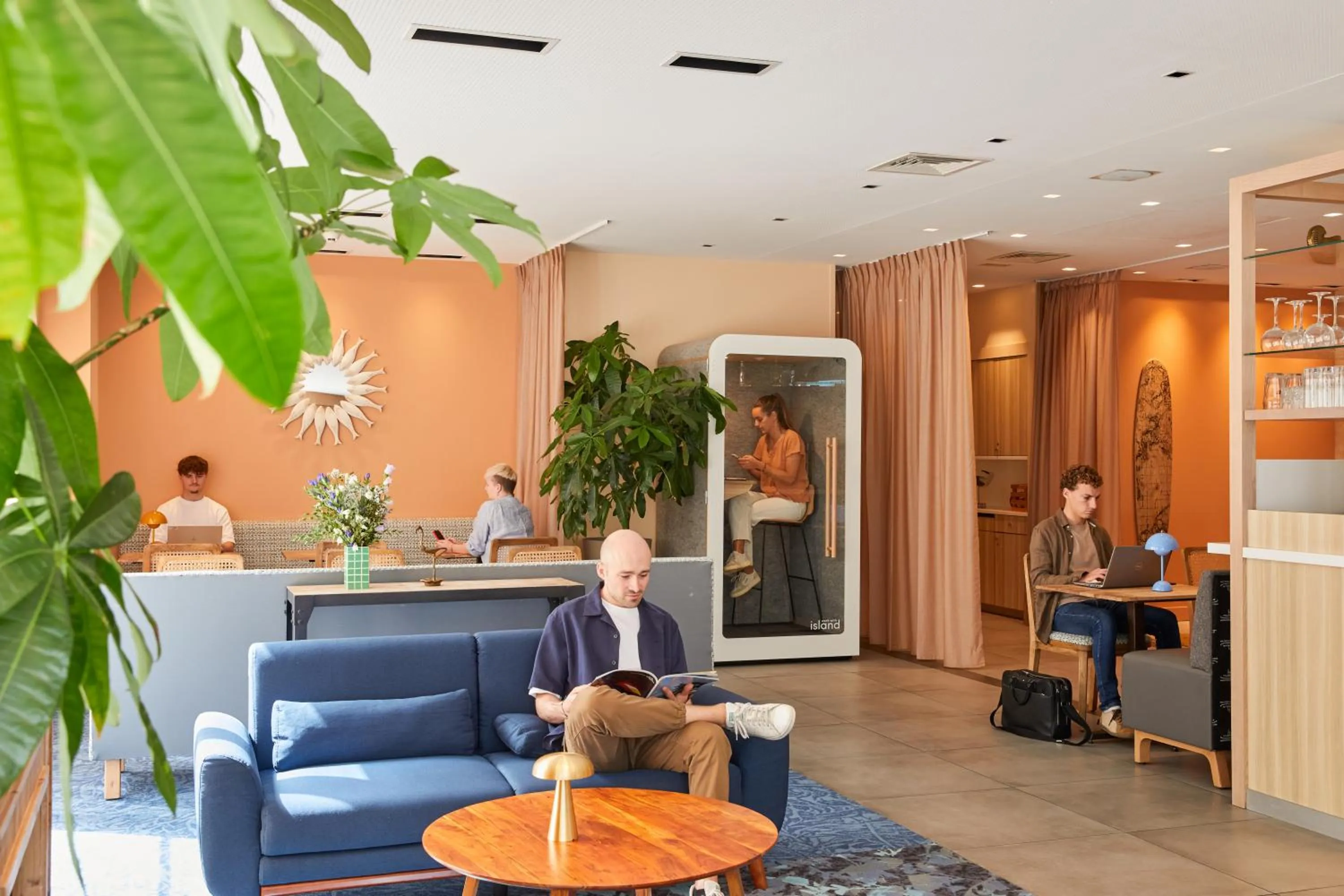 Seating area in Hotel Indigo Bordeaux Centre Chartrons by IHG