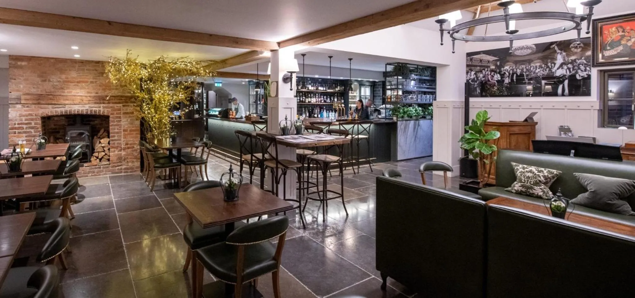 Restaurant/places to eat in Hurley House Hotel