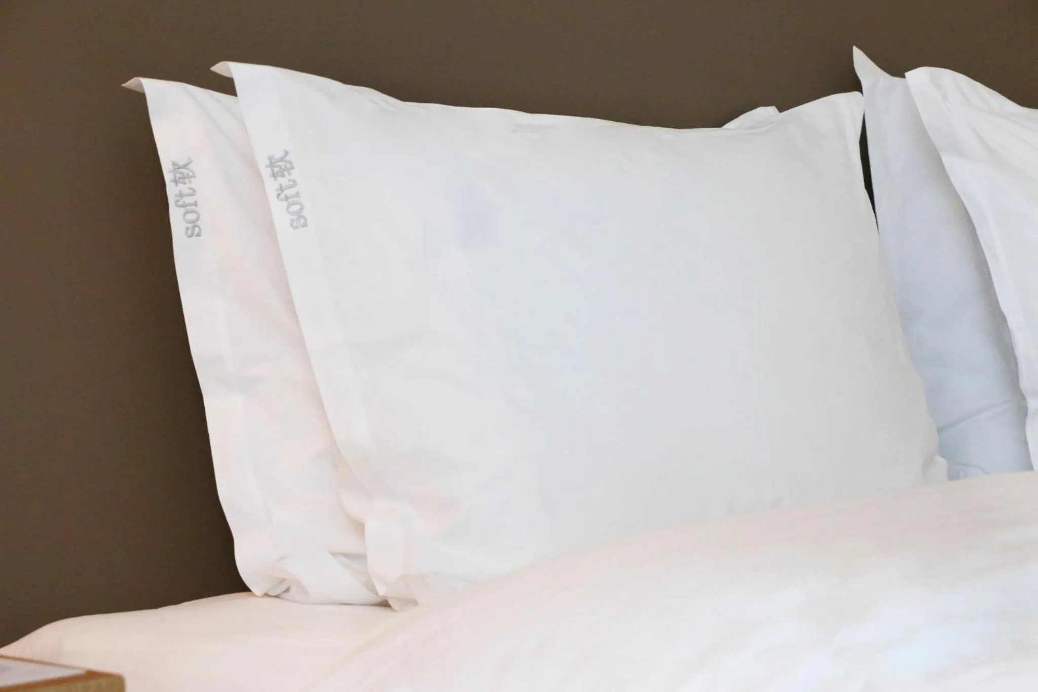 Photo of the whole room, Bed in Holiday Inn Express Chengdu Wenjiang Hotspring by IHG