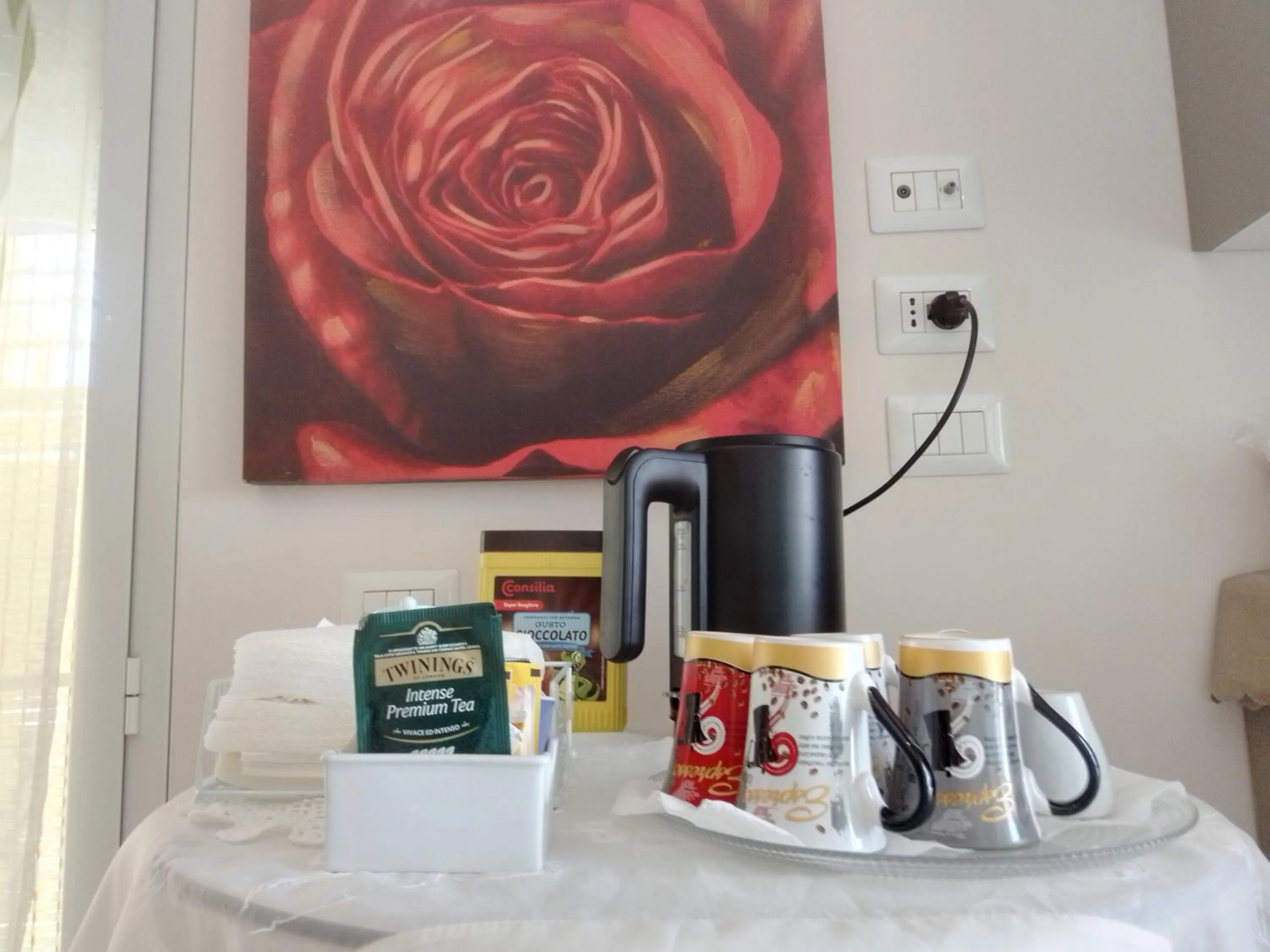 Coffee/tea facilities in L'ATTICO Bed & Breakfast