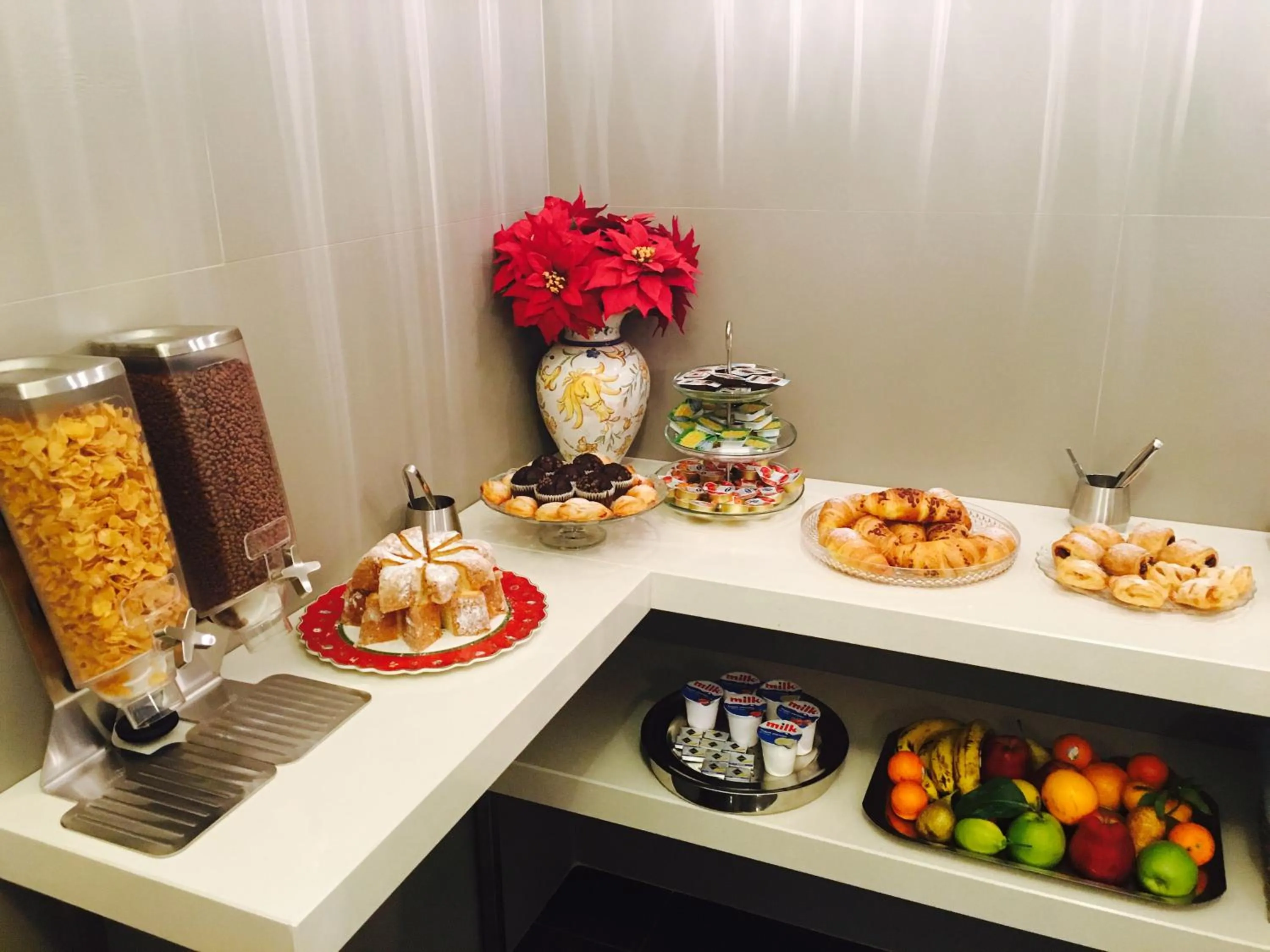 Buffet breakfast in Villa San Martino