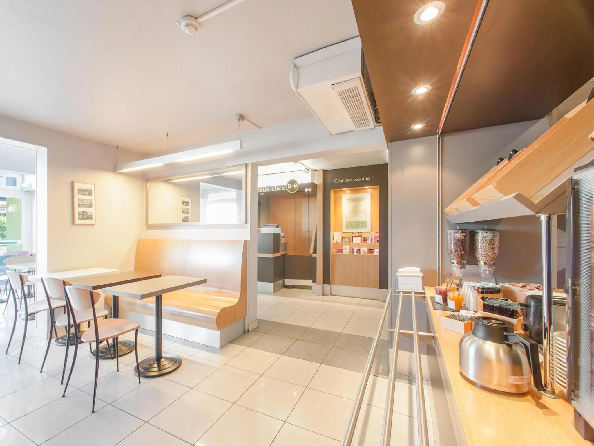 Restaurant/places to eat in B&B HOTEL Herblay