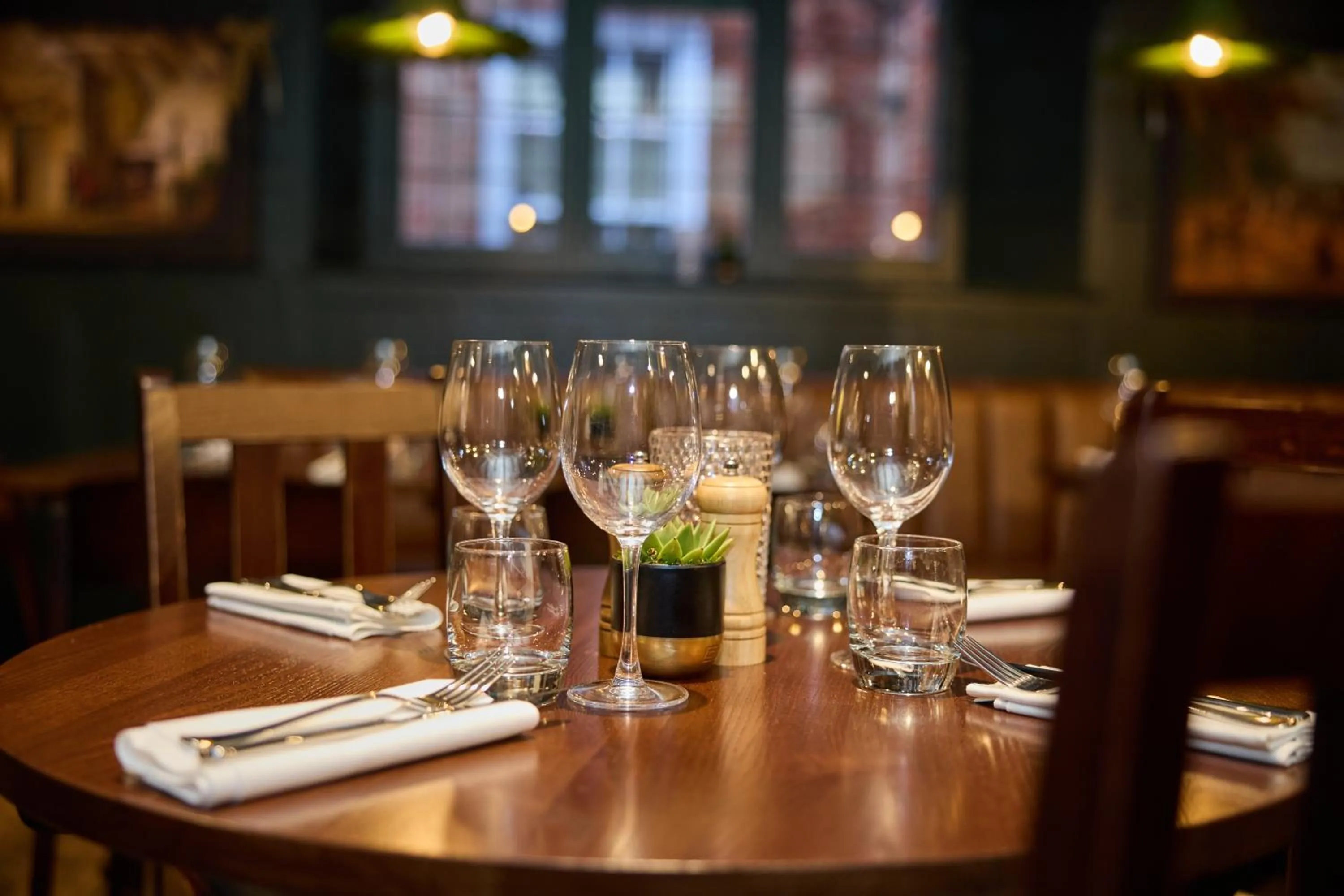 Restaurant/places to eat in The White Hart