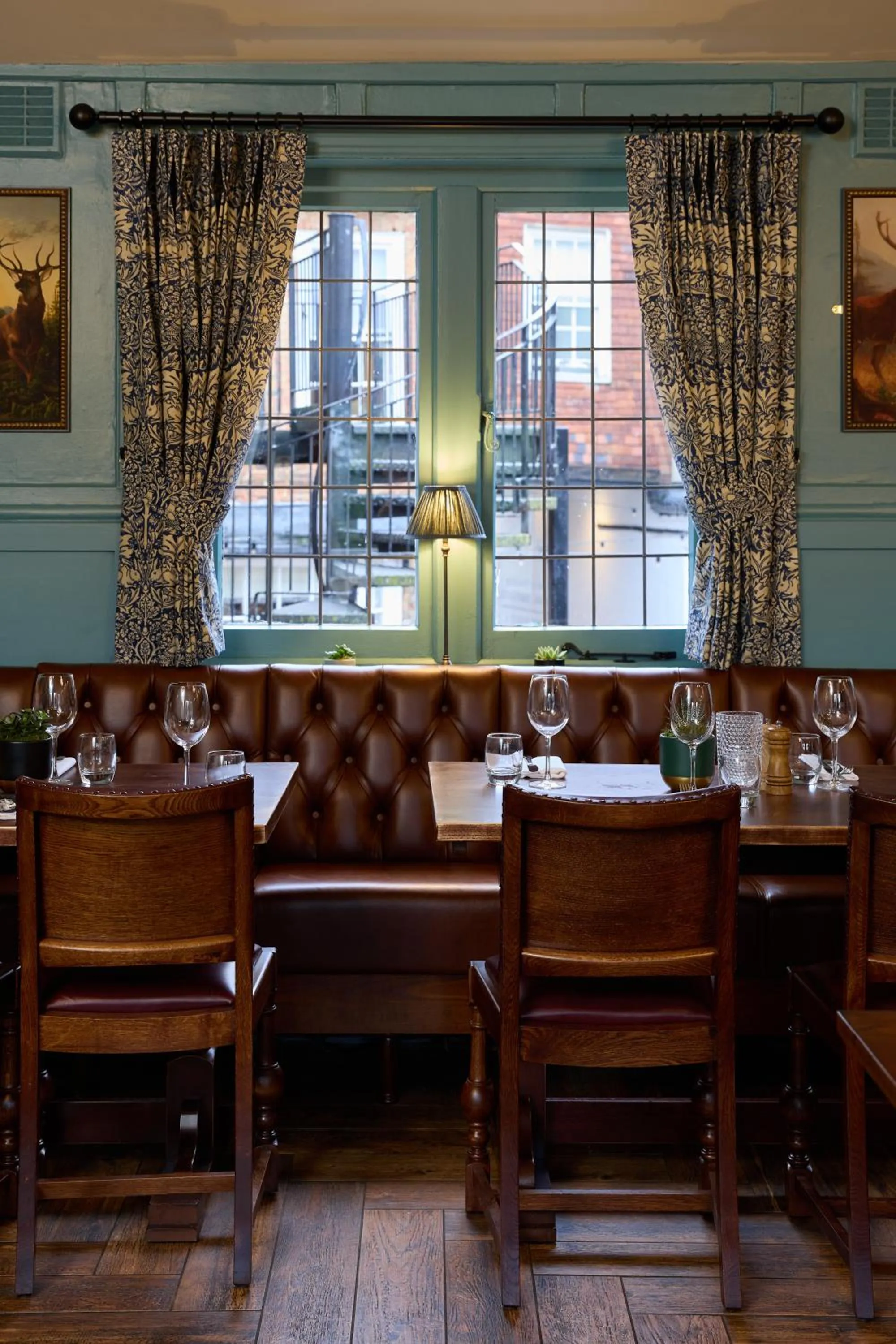 Restaurant/places to eat in The White Hart