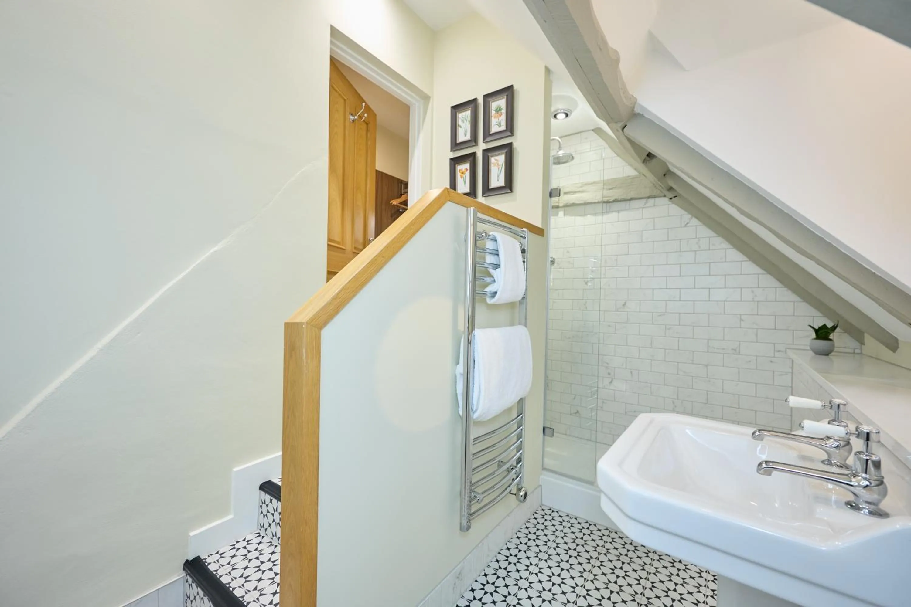 Bathroom in The White Hart