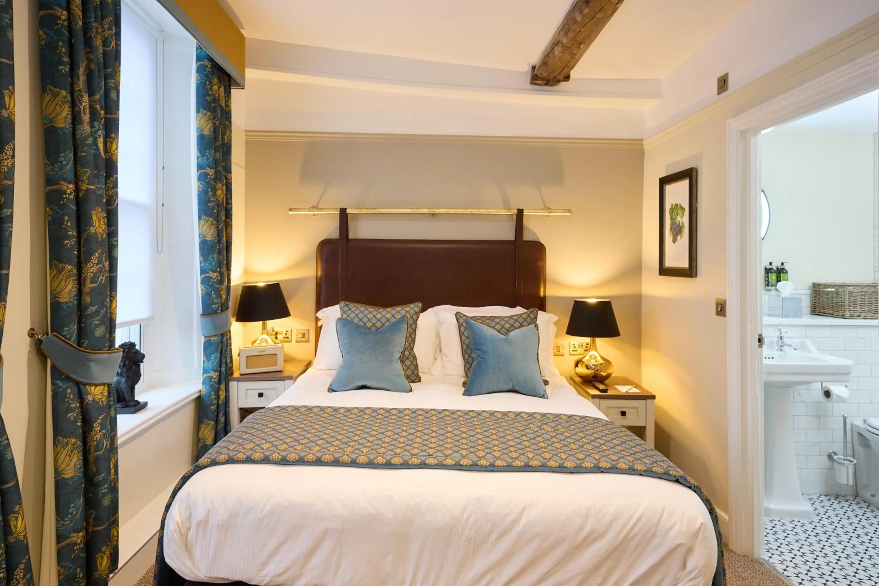 Bed in The White Hart