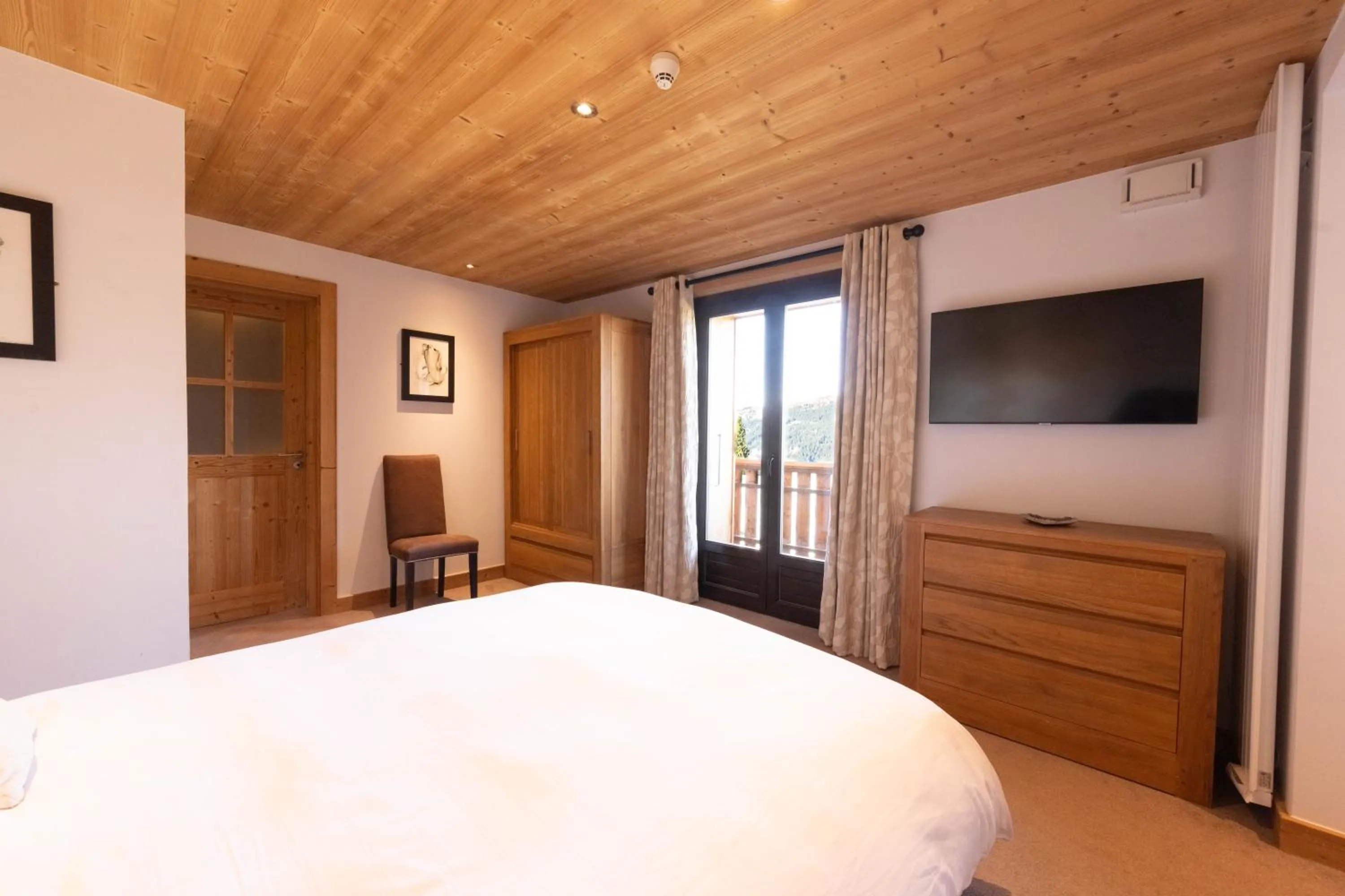 Photo of the whole room, Bed in Le Flocon d'Argent