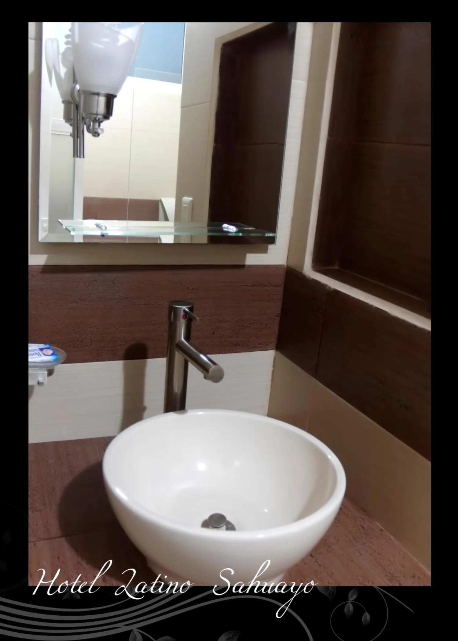 Bathroom in Hotel Latino