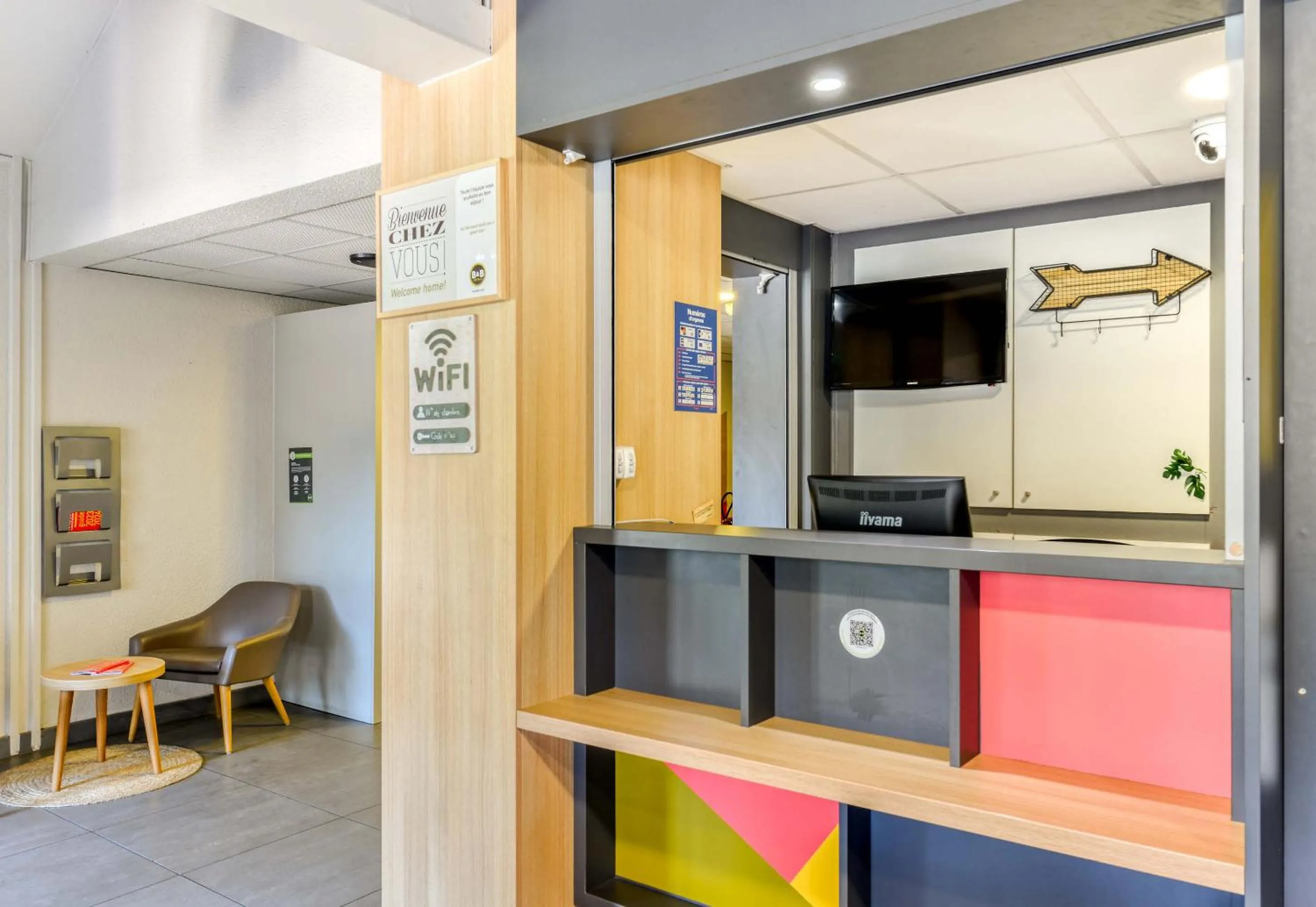 Lobby or reception in B&B HOTEL Narbonne 1