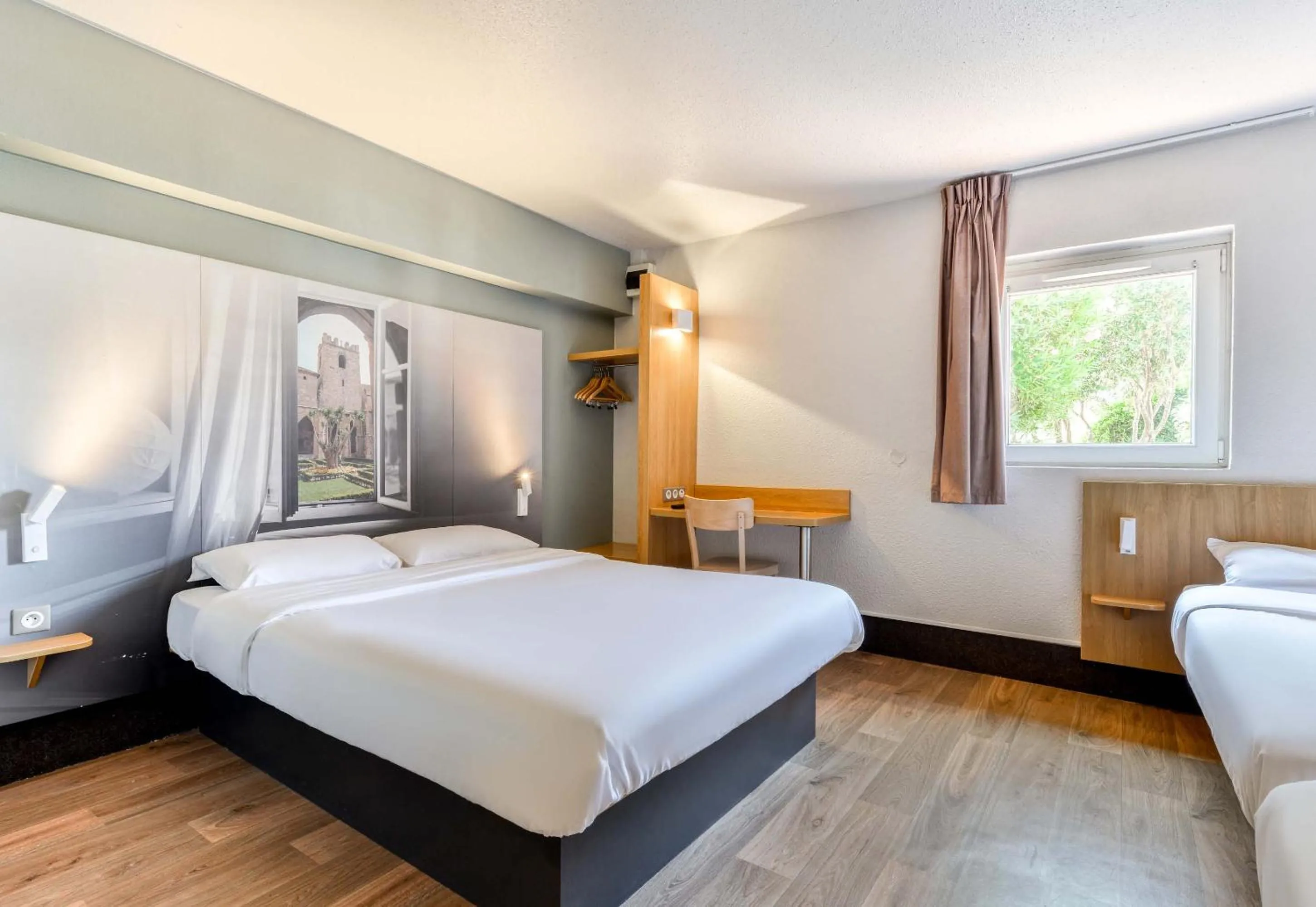 Bedroom, Bed in B&B HOTEL Narbonne 1