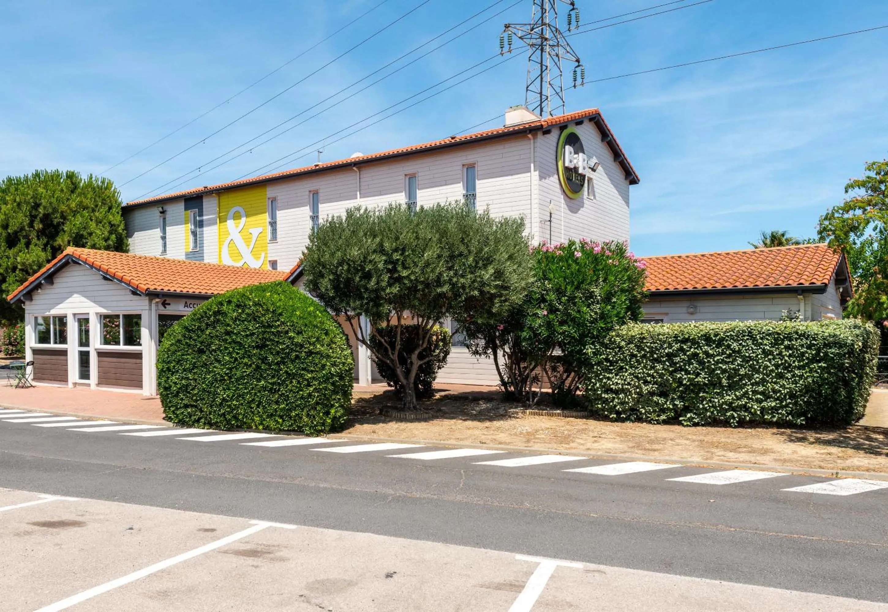 Property building in B&B HOTEL Narbonne 1