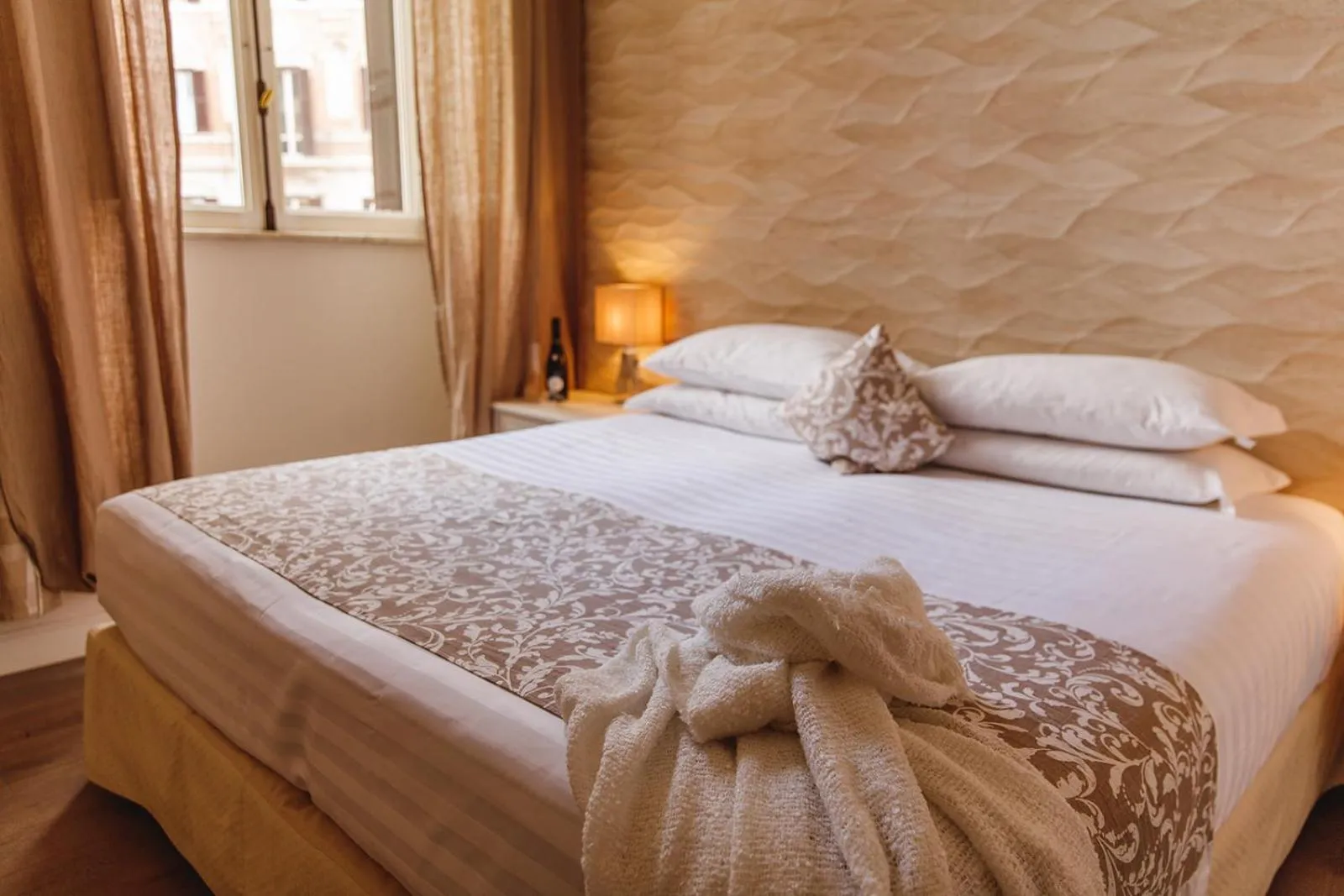 Bed in My Spanishsteps