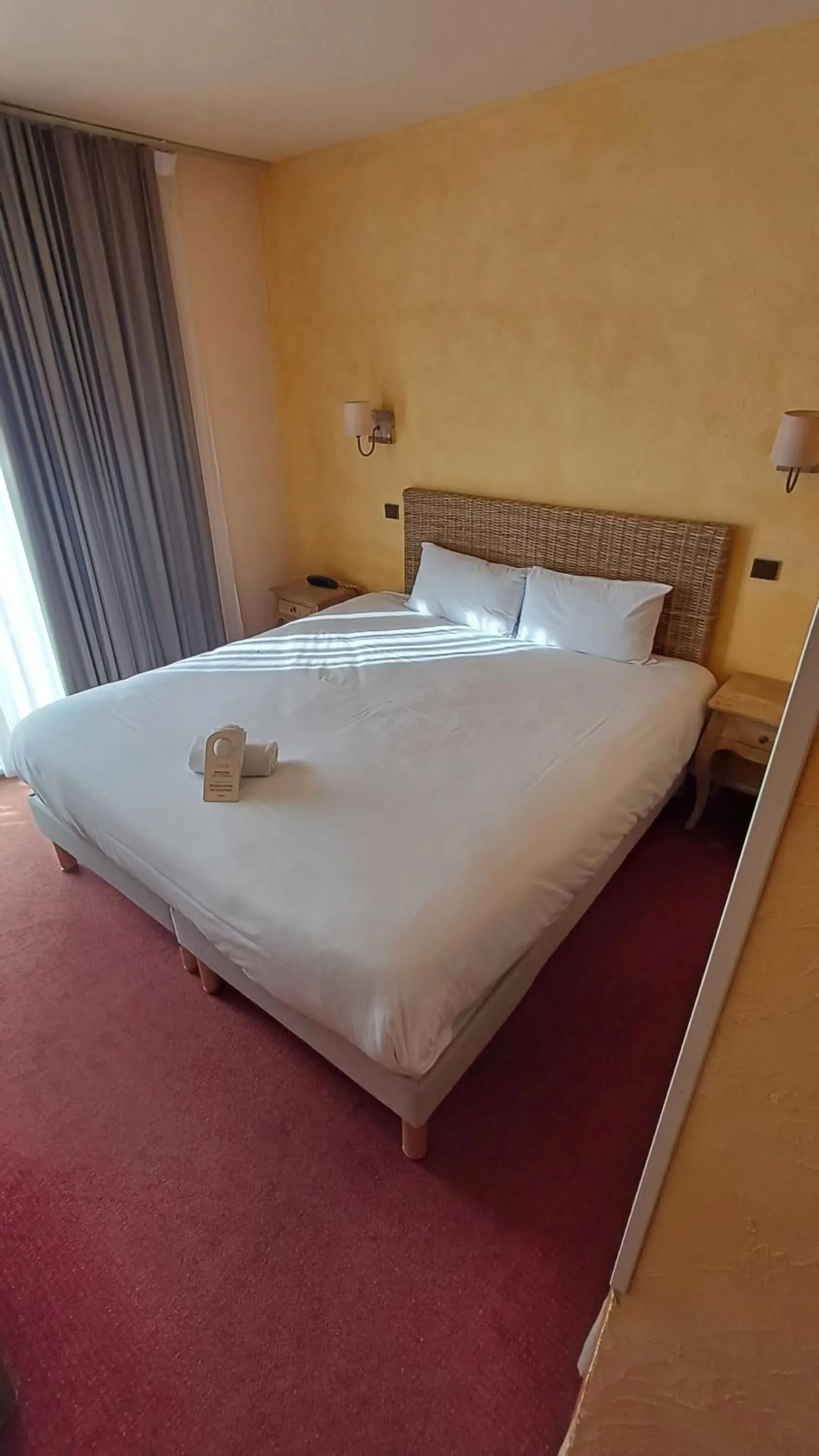 Bed in Logis hotel Noemys Gradignan