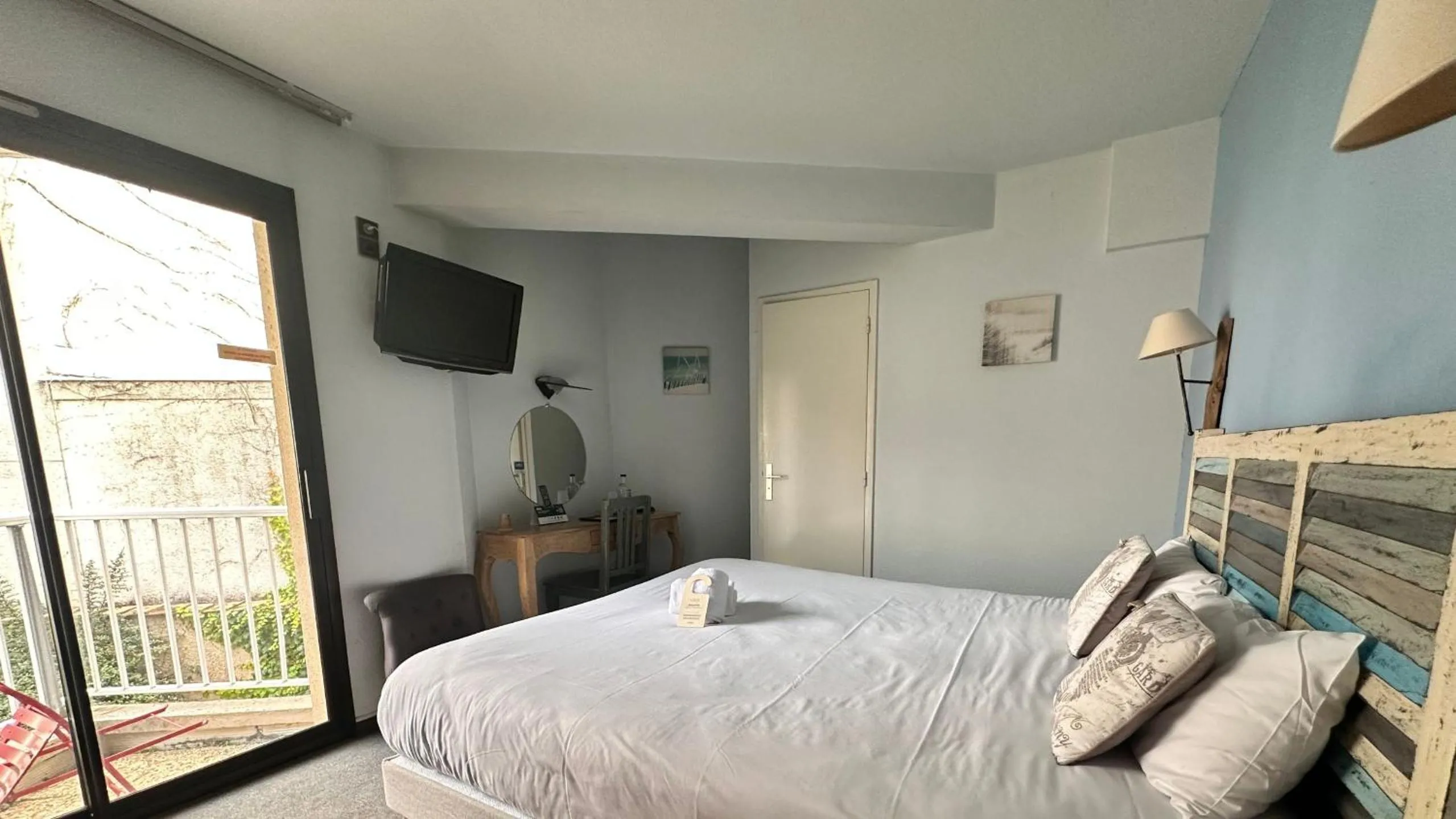 Bedroom, Bed in Logis hotel Noemys Gradignan