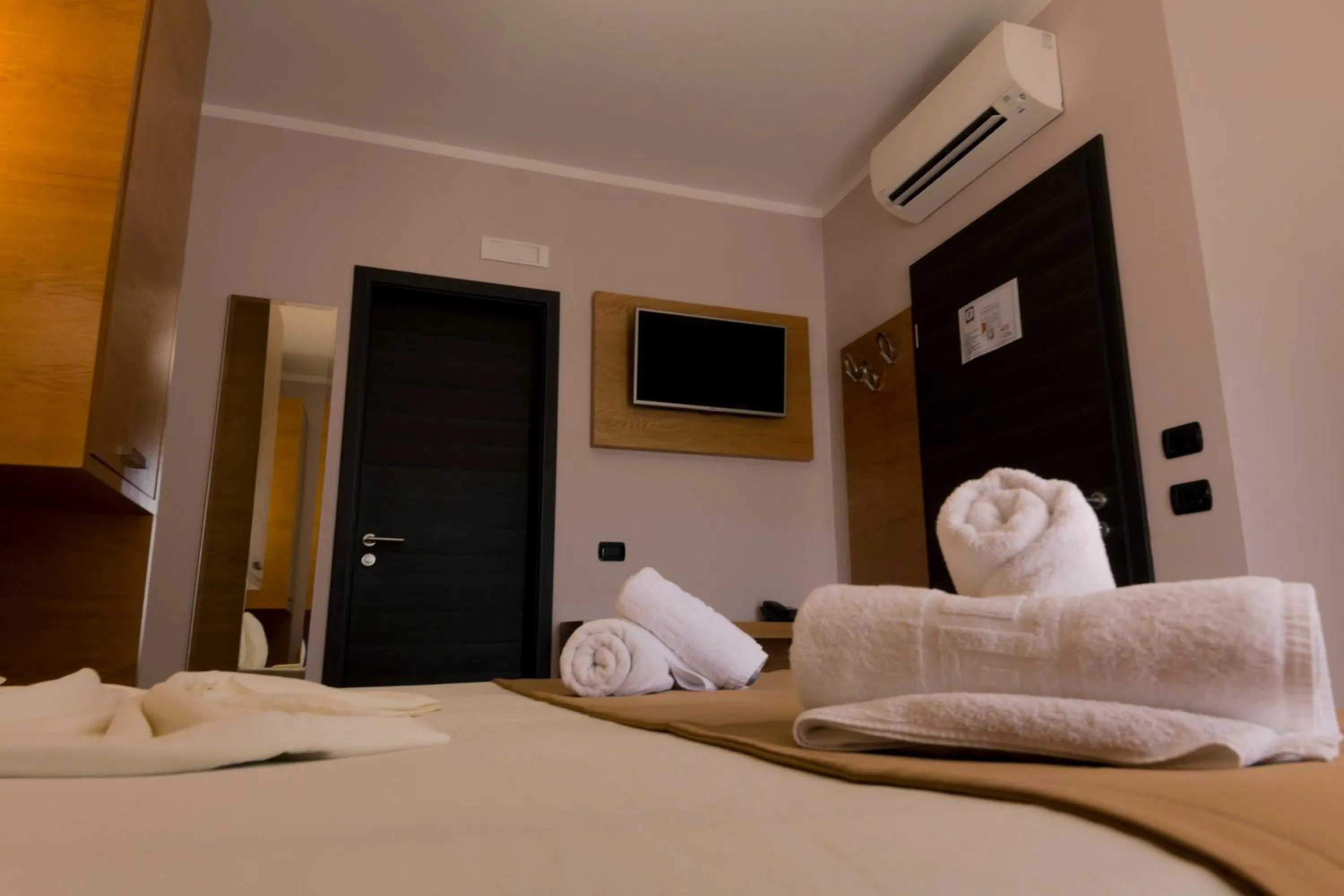 TV and multimedia, Bed in Hotel Pandora Residence