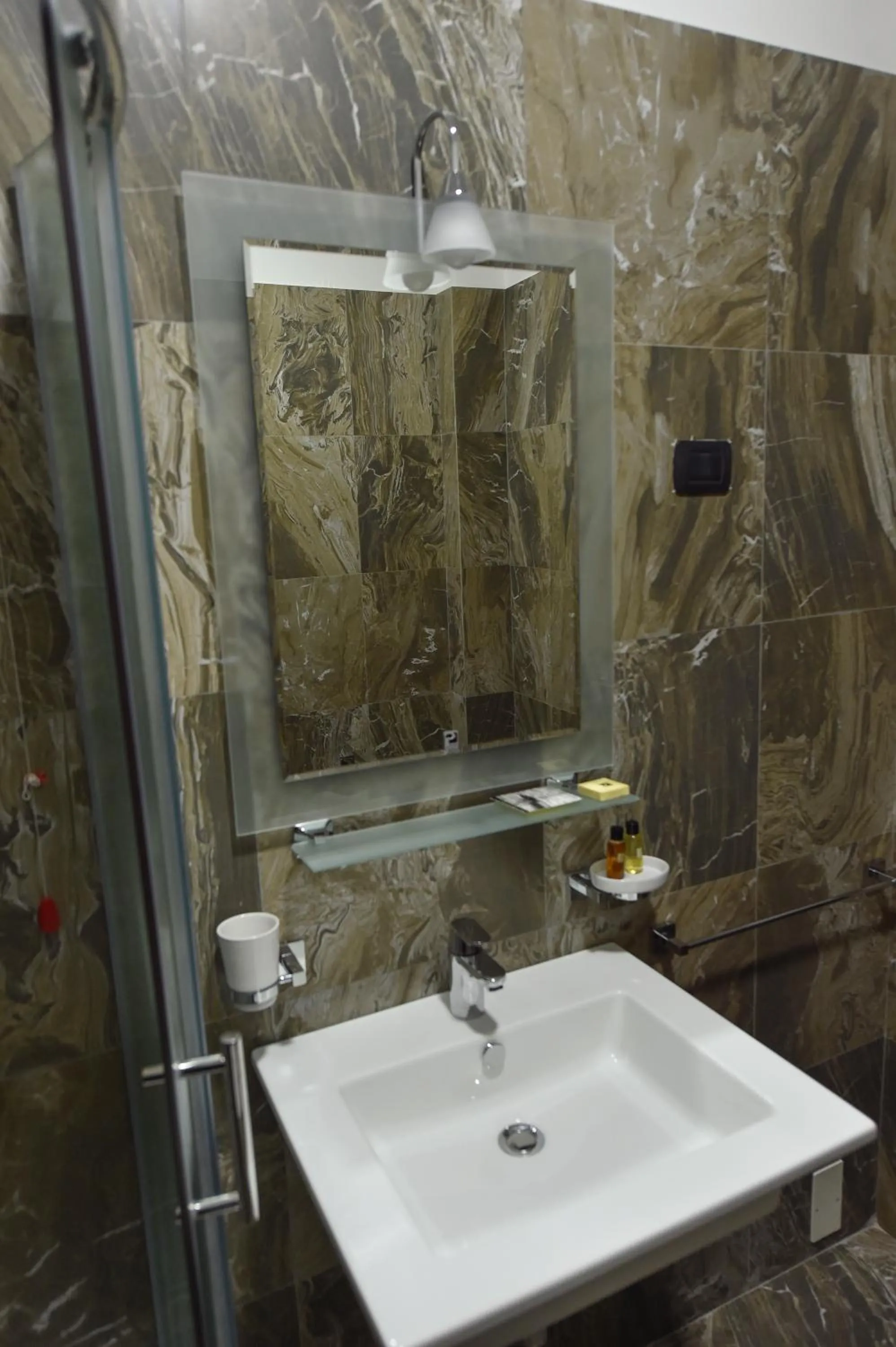 Toilet in Hotel Pandora Residence