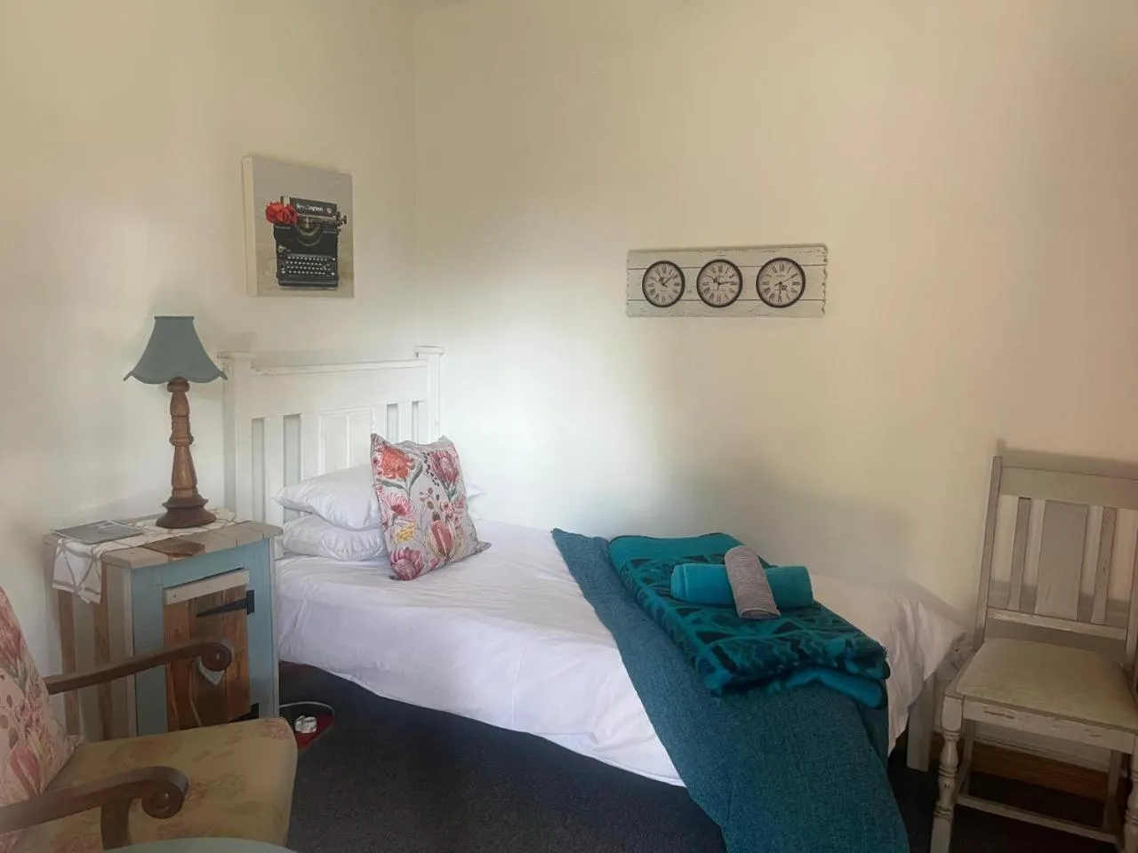 Bedroom, Bed in Aan de Bergen