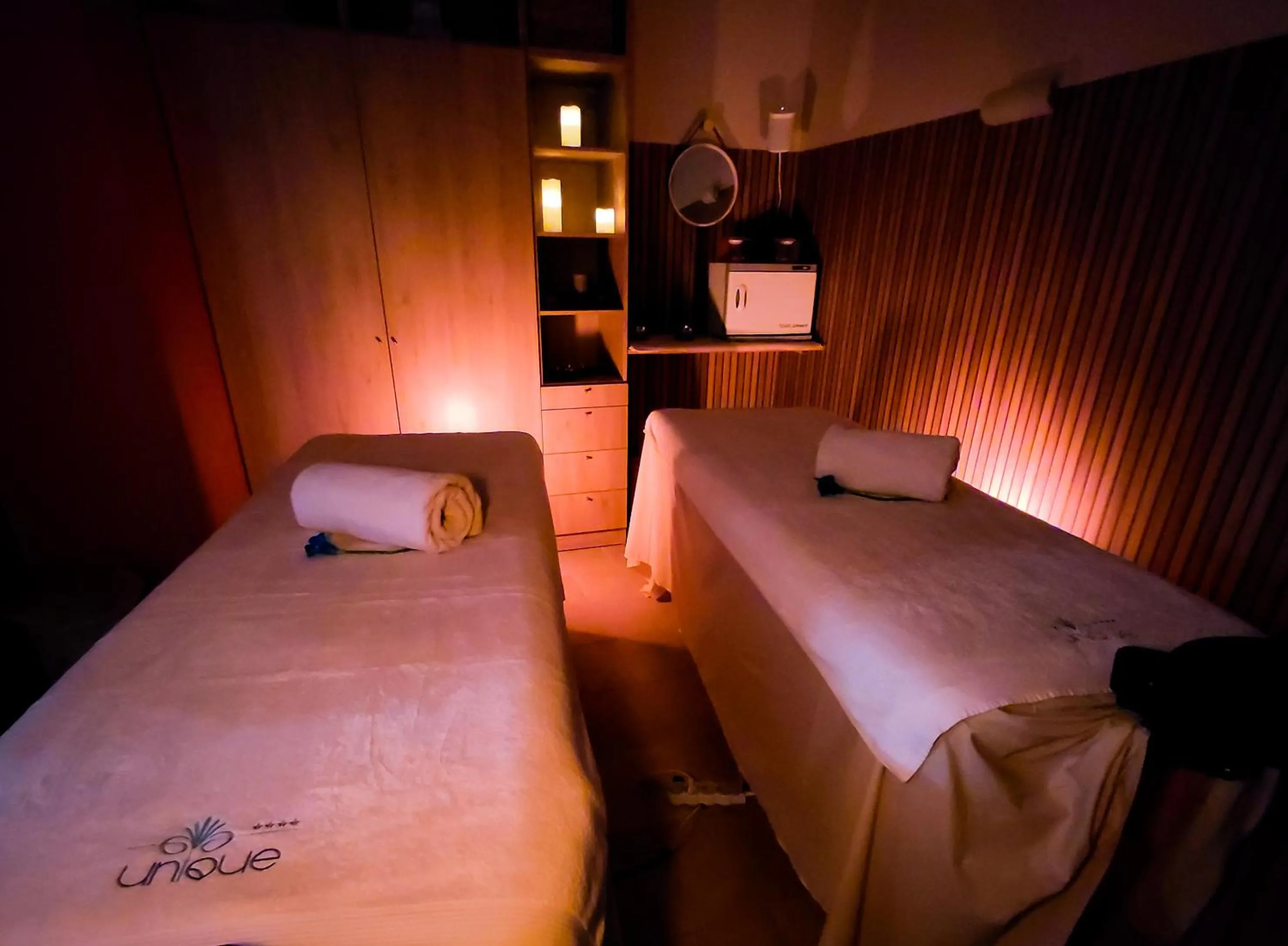 Spa and wellness centre/facilities, Bed in Unique Hôtel Résidence & Spa