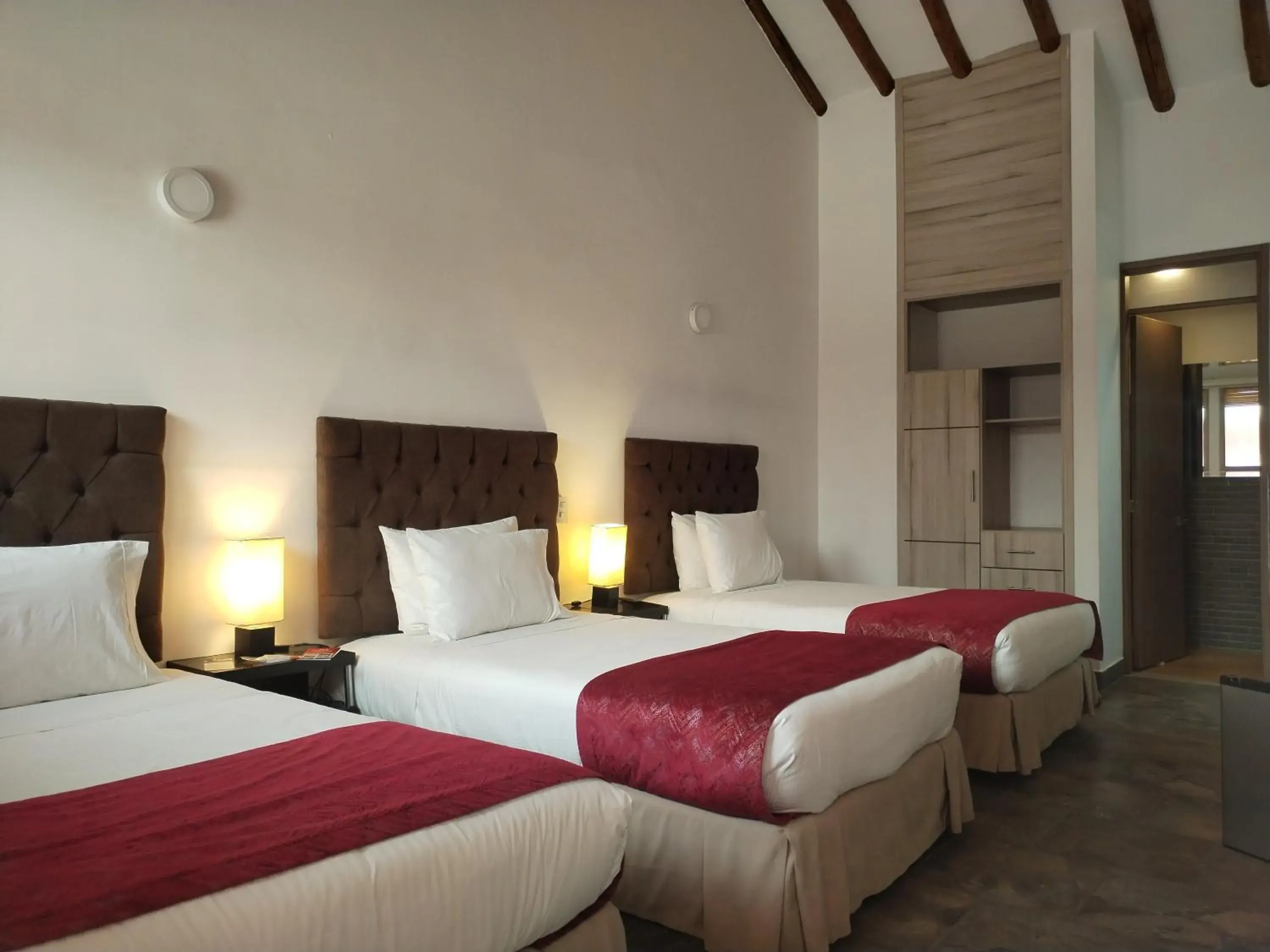 Superior Triple Room in Hotel Capitan Ricaurte Superior Triple Room in Hotel Capitan Ricaurte