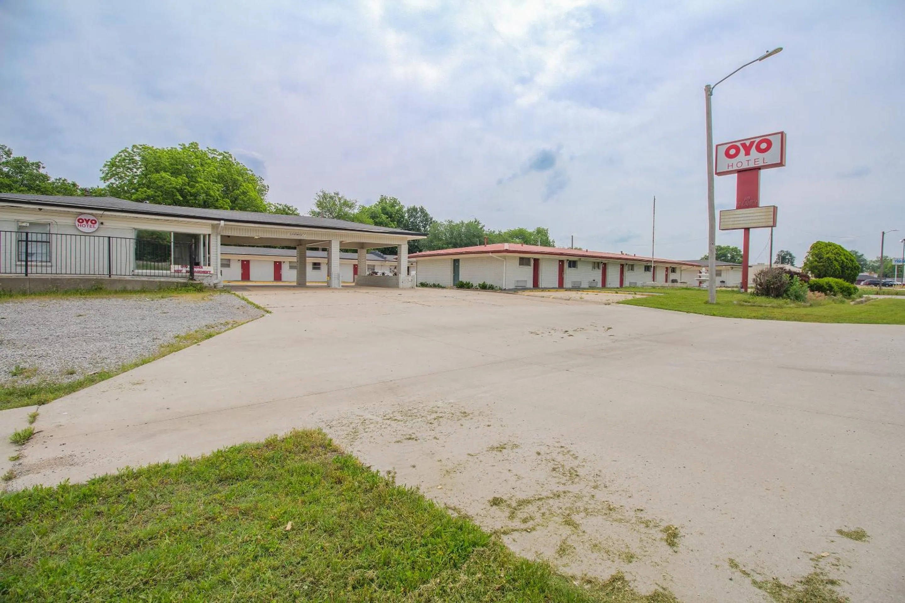 Facade/entrance in OYO Hotel McAlester OK S Main St
