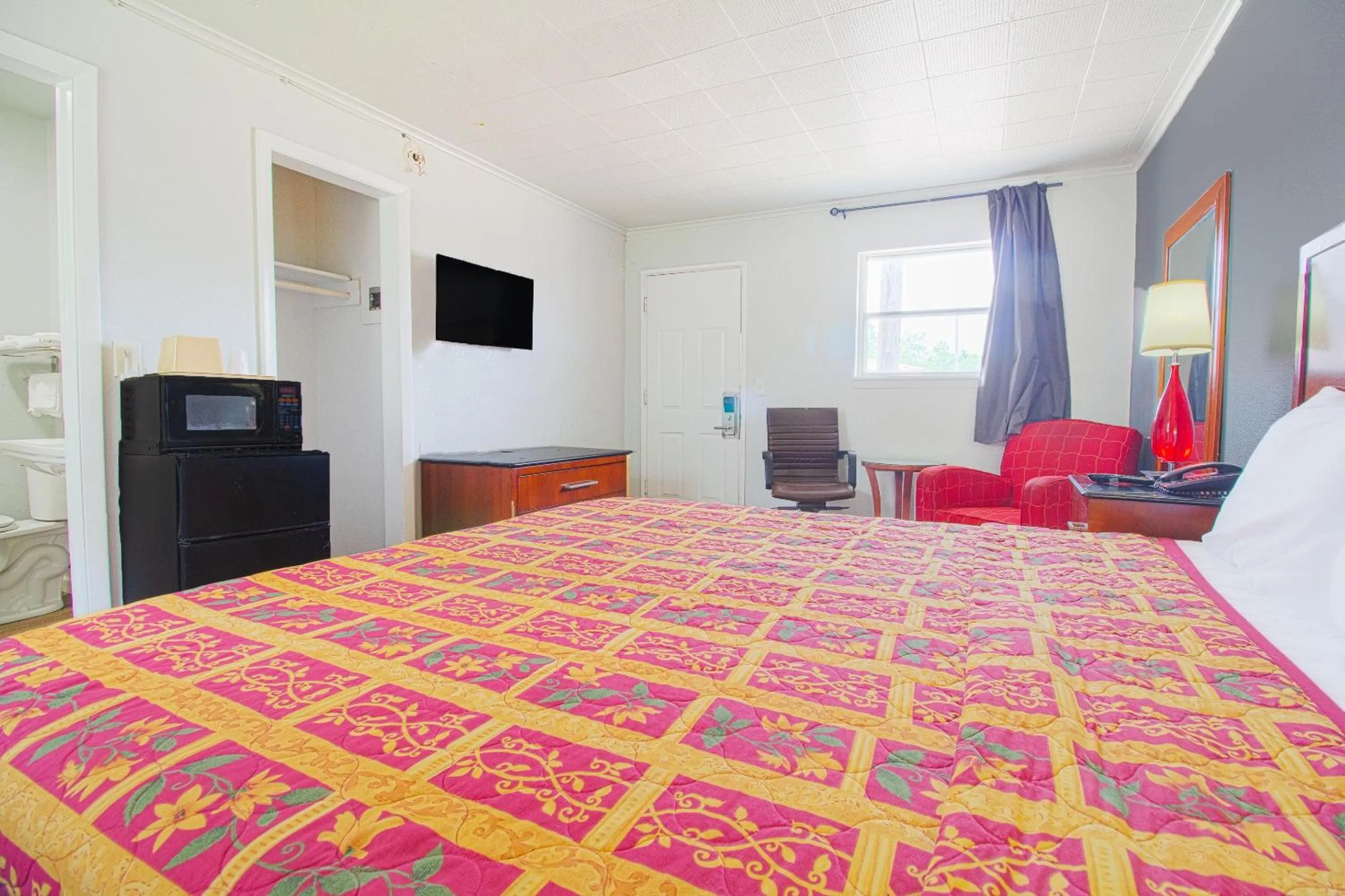 Bedroom, Bed in OYO Hotel McAlester OK S Main St