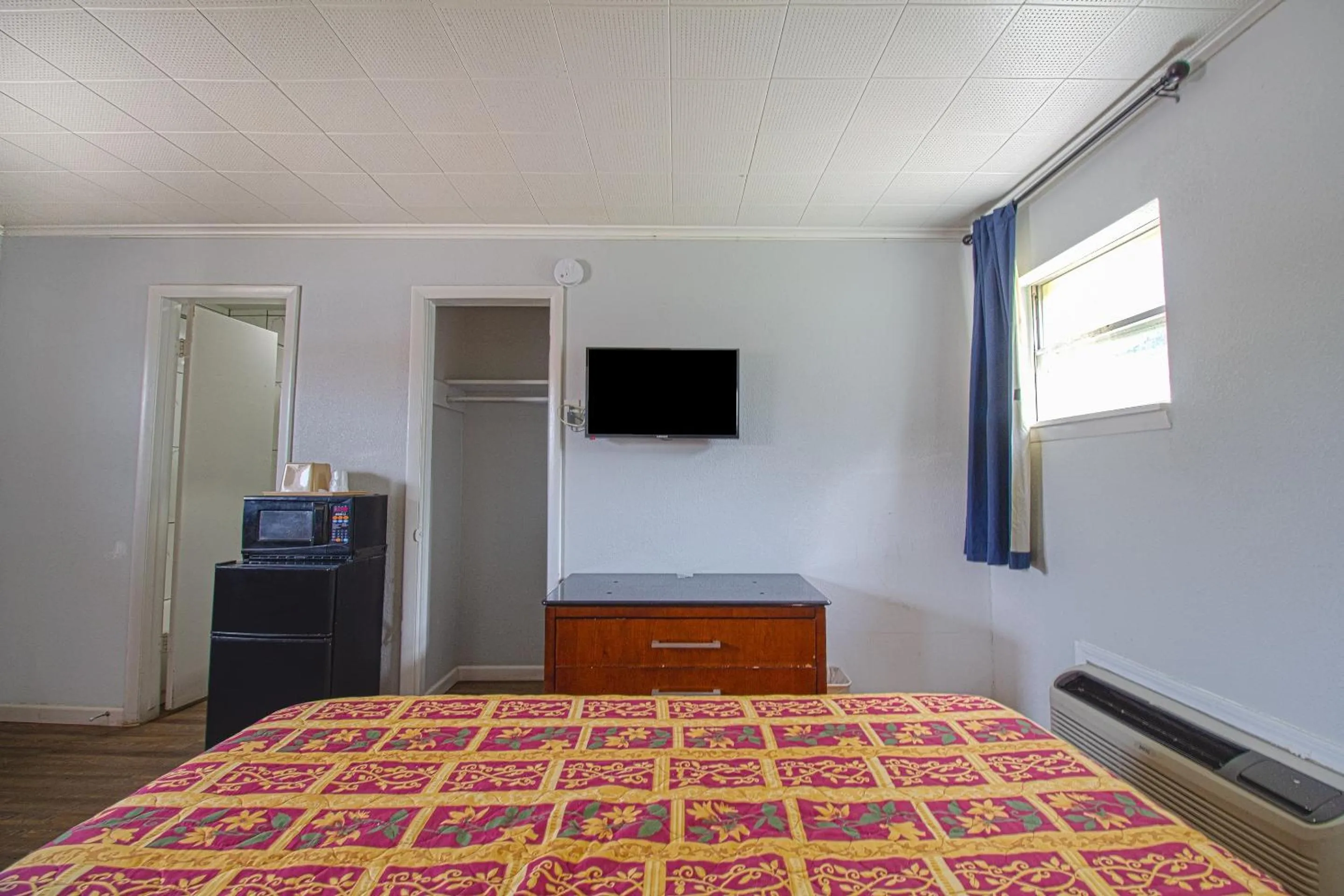 Bedroom, Bed in OYO Hotel McAlester OK S Main St