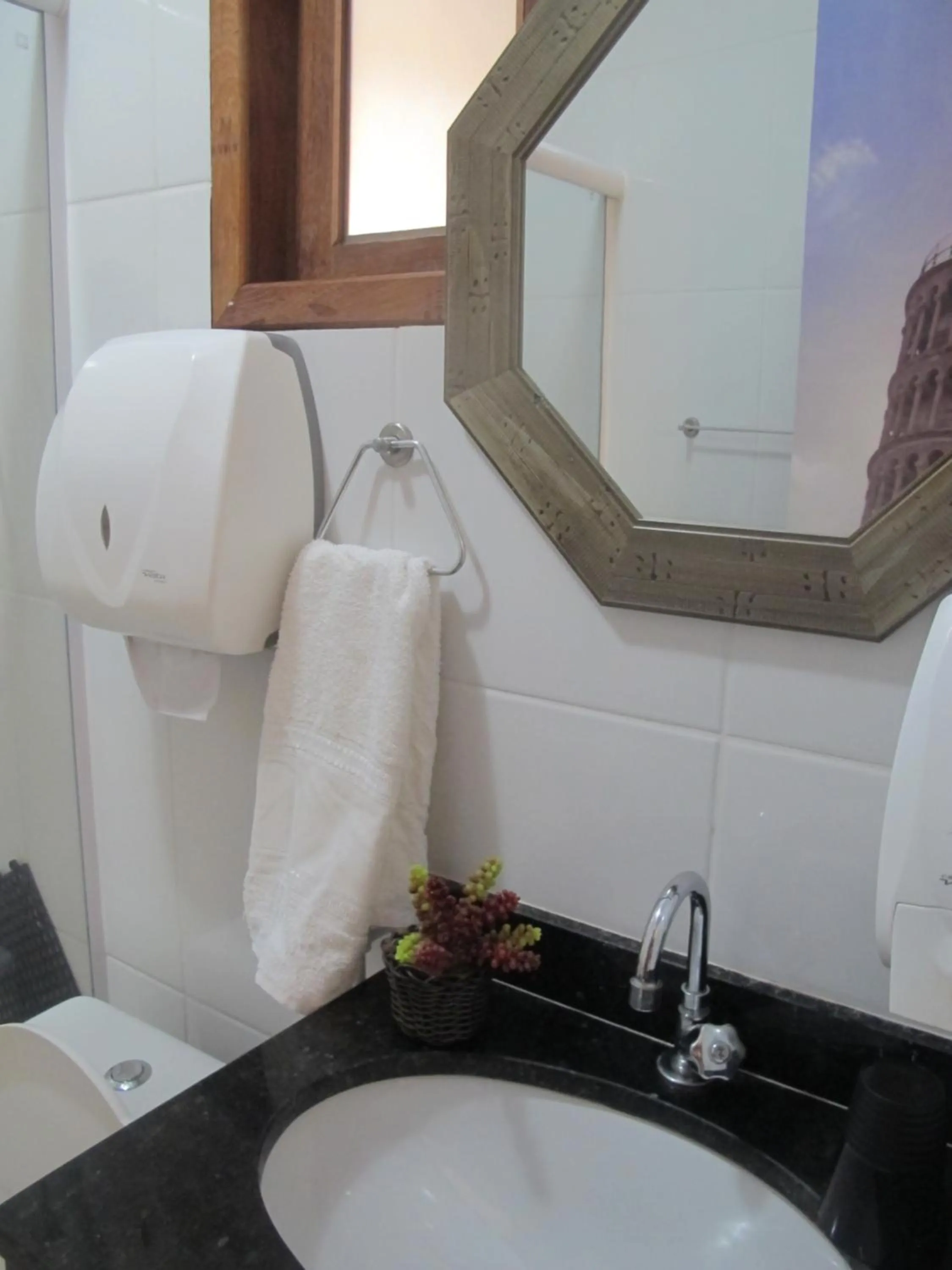 Bathroom in Hope Pousada