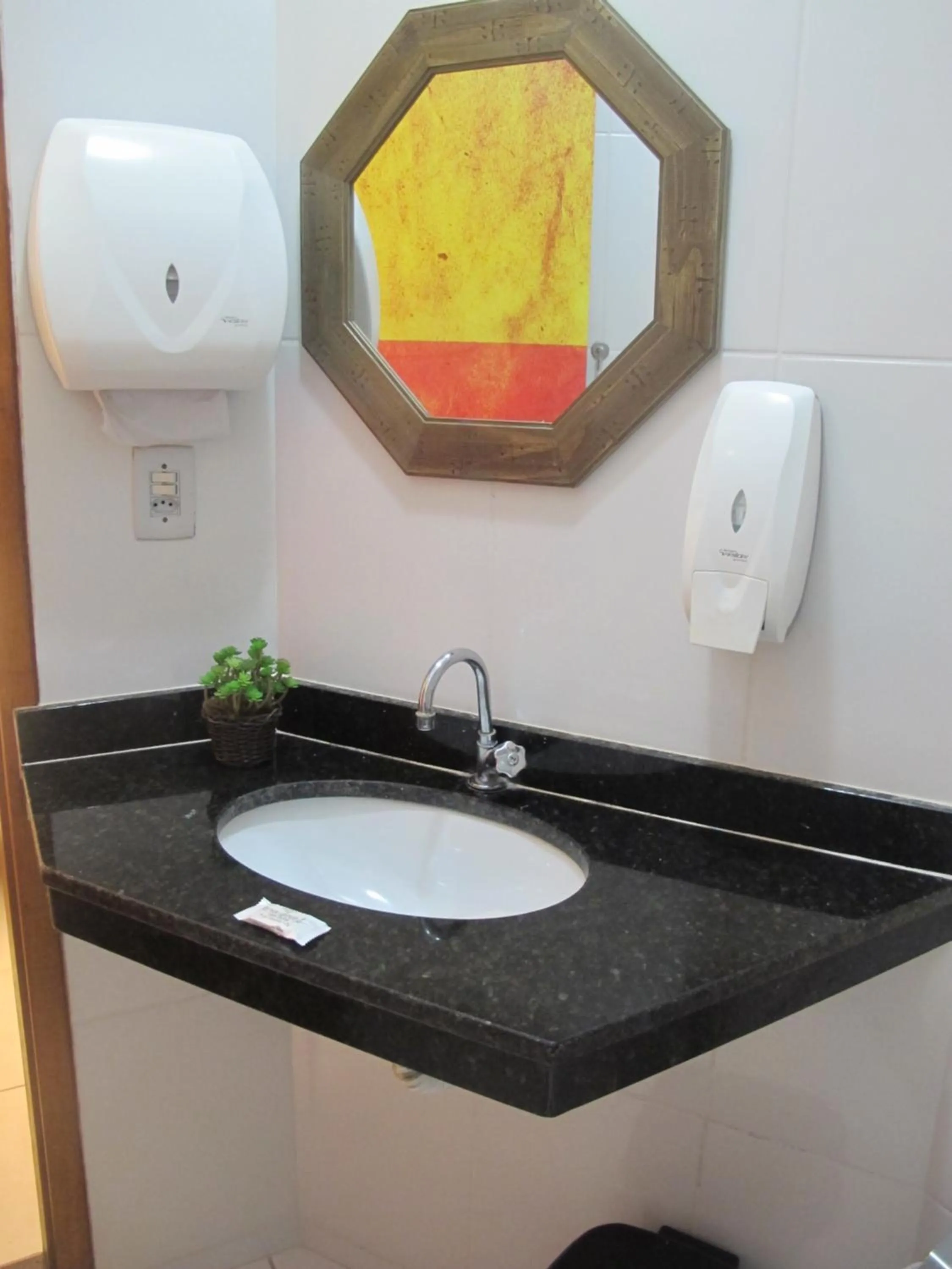 Bathroom in Hope Pousada