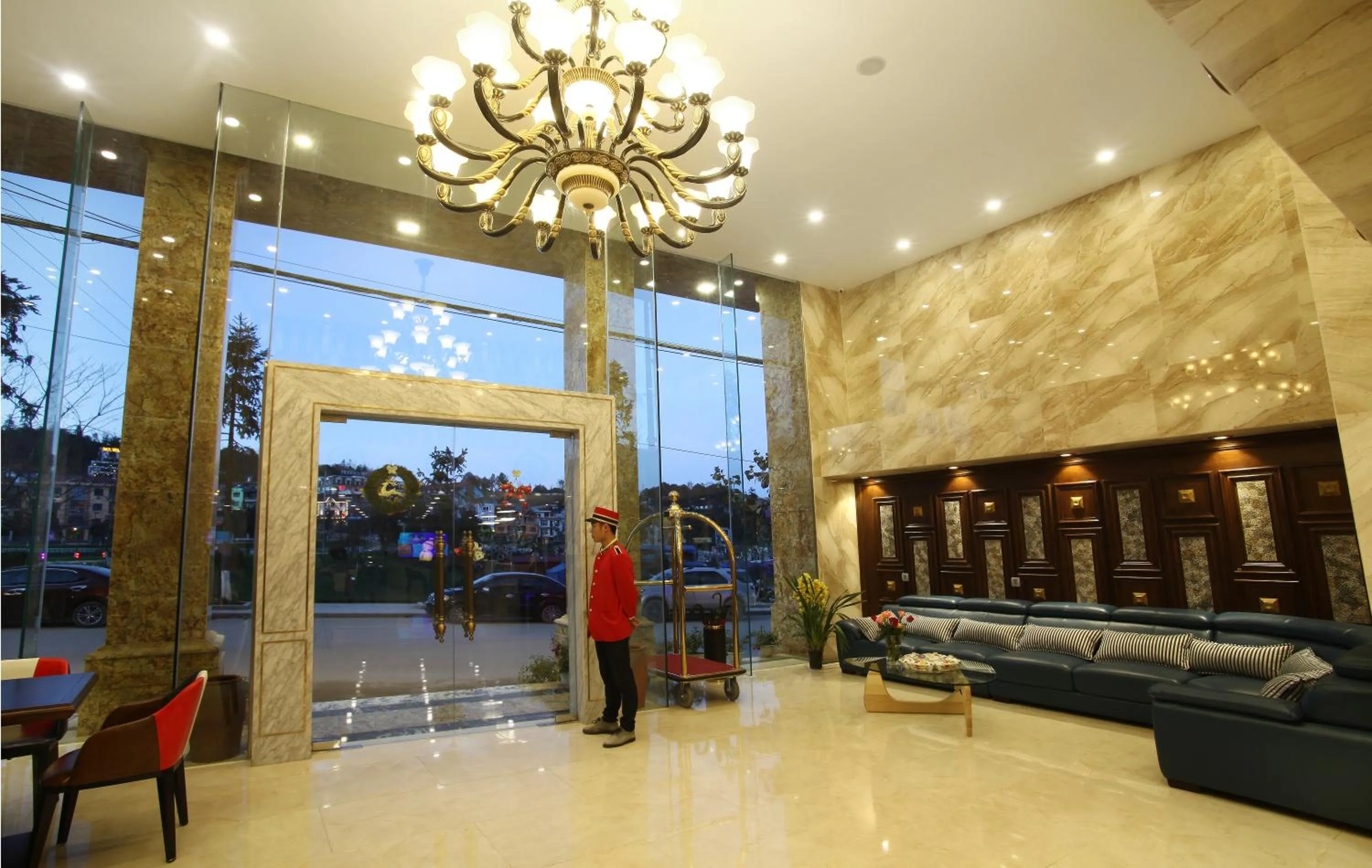 Facade/entrance in Paris Boutique Hotel Sapa