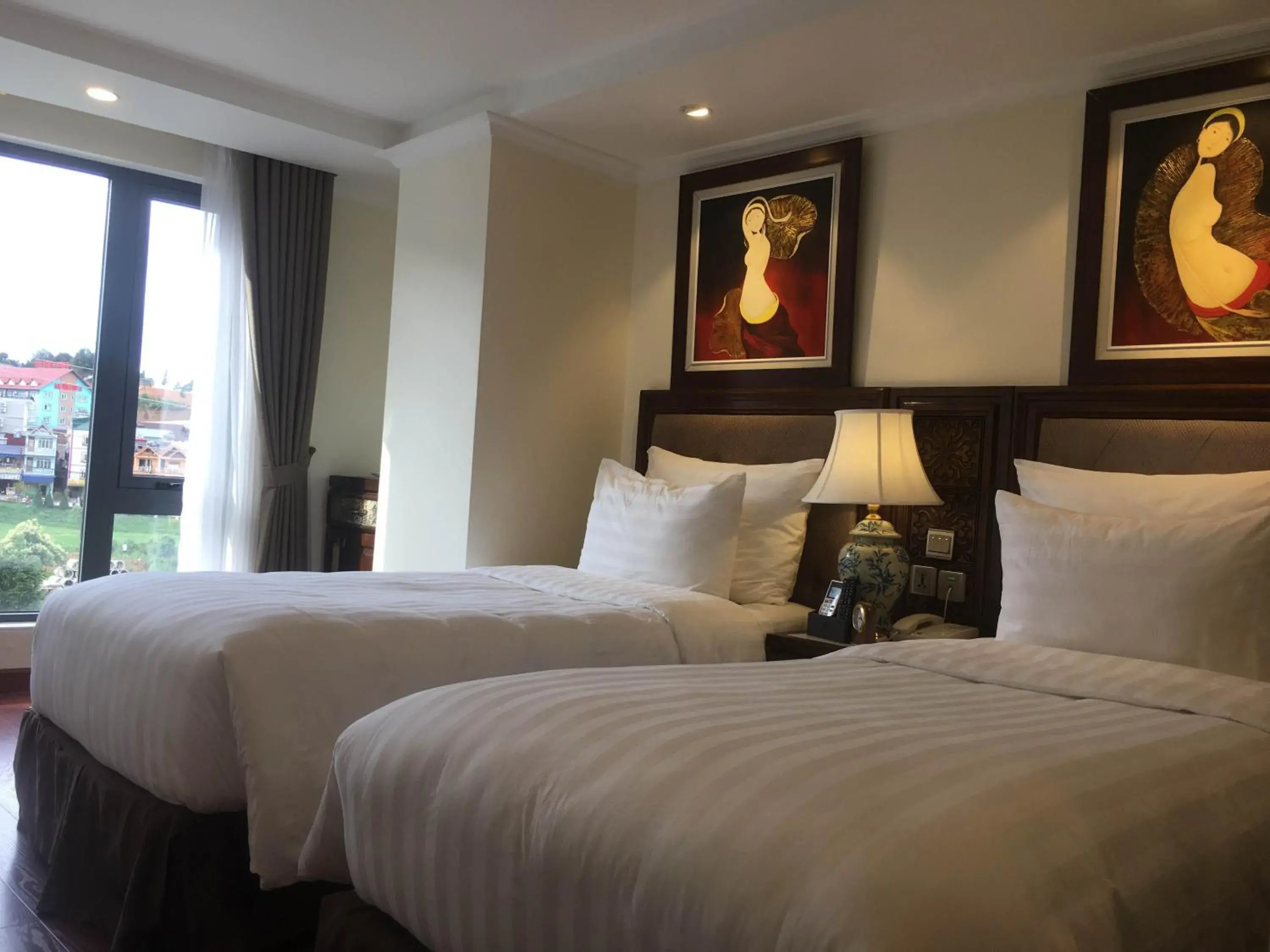 Deluxe Double or Twin Room with Lake View in Paris Boutique Hotel Sapa Deluxe Double or Twin Room with Lake View in Paris Boutique Hotel Sapa